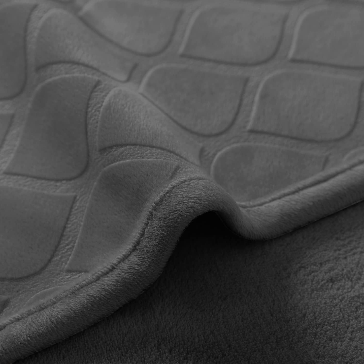 Fuguitex Waterproof Dog Blanket Bed Cover Dog Crystal Velvet Moroccan Fuzzy Cozy Plush Pet Blanket Throw Blanket For Couch Sofa(82 * 82 Inch, Dark Grey+Grey)