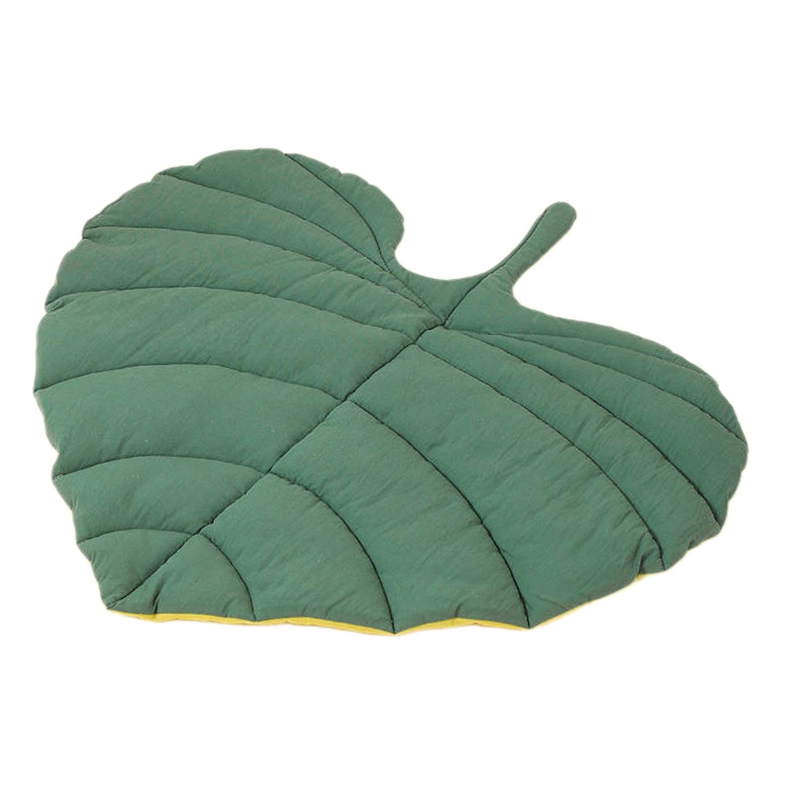 UJEAVETTE Dog Mat Large Cozy Sleeping Reusable Dog Bed Mat for Small Medium Dog Kitten Heart Shaped Leaf