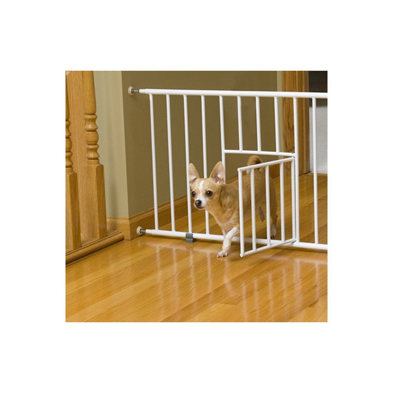 Carlson Pet Products MINI Expandable Extra Wide Pet Gate with Small Pet Door (916006), White, 18-31 inches