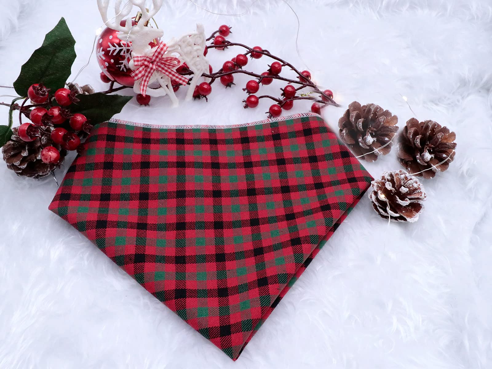 Unique Style Paws Dog Bandana, Christmas Plaid 1Pc Washable Square Dog Scarfs For Small Medium Large Dogs Adjustable Dogs Bib Sc