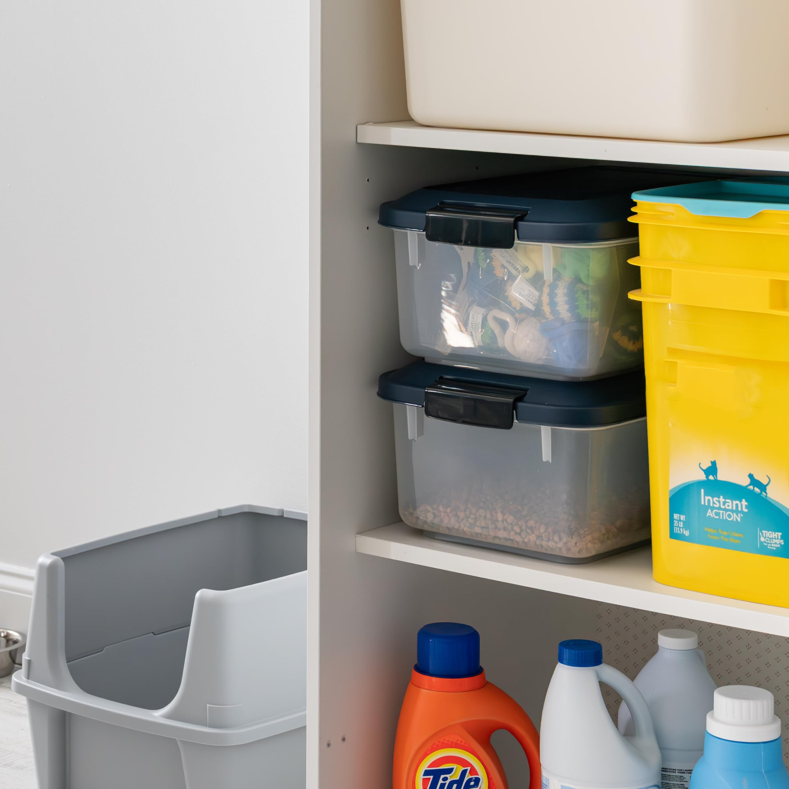 IRIS USA WeatherPro Airtight Pet Food Storage Container, Up to 14 lbs, Dog Cat Bird and Other Pet Food Storage Bin Keep Pests Ou