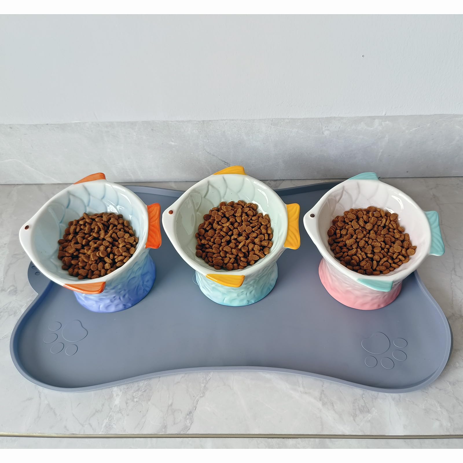 Raised Tilted Ceramic Cat Food Bowl - Cute Fish Shape Elevated Slanted Shallow Angled Cat Dish - Personalized Pet Feeder for Kit