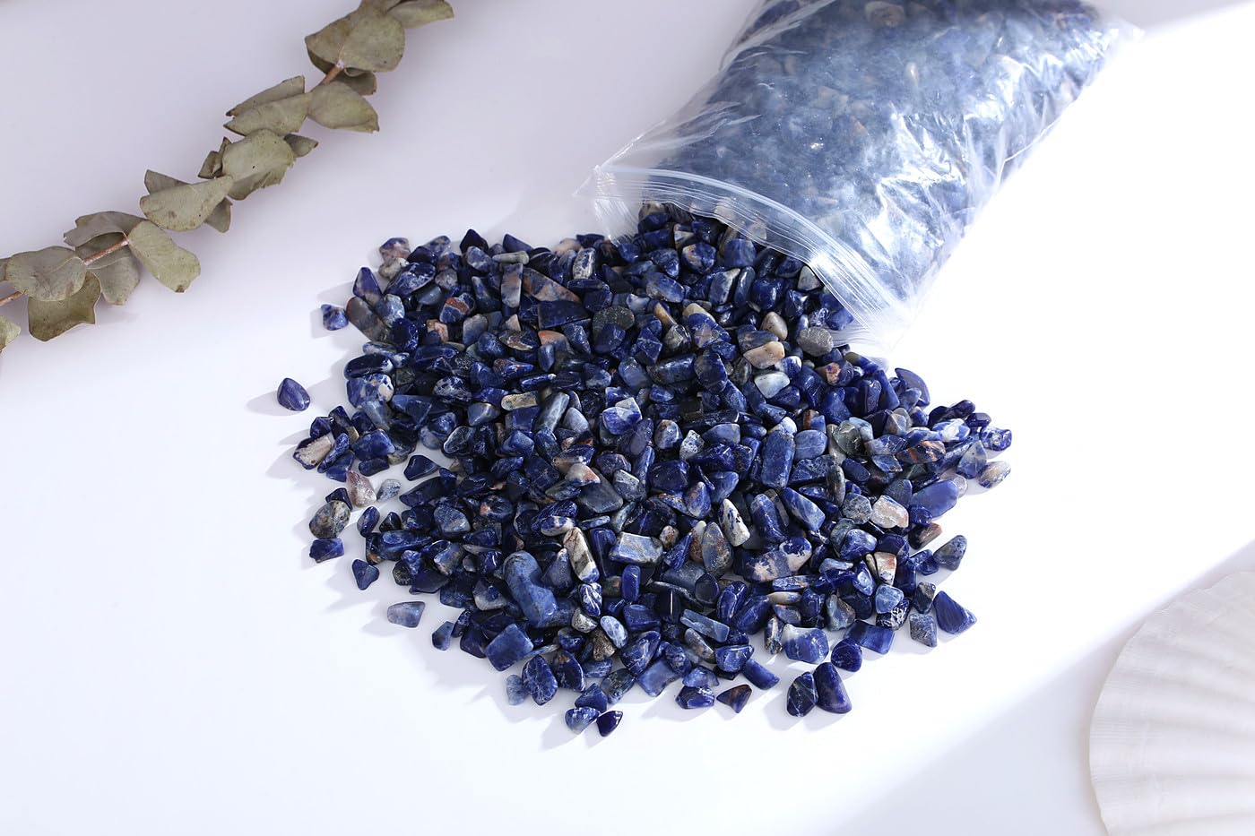 QINJIEJIE Blue Sodalite Crystals Chips Natural Stone Gravel Bulk Crushed Rocks Pieces Polished Quartz Stone 0.55Lbs Decorative F