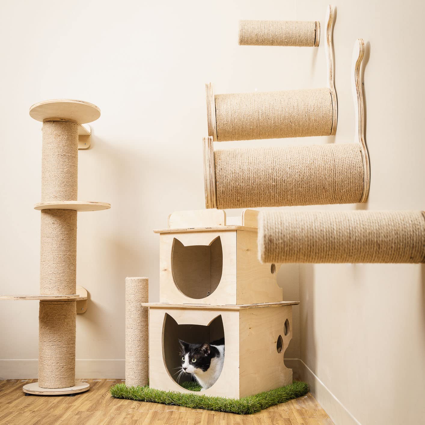 On2Pets Cat Furniture Wall-Mounted Scratcher Cat Steps, Sisal Rope Scratching Posts Floating Cat Wall Perches, Set of 2 with Cat