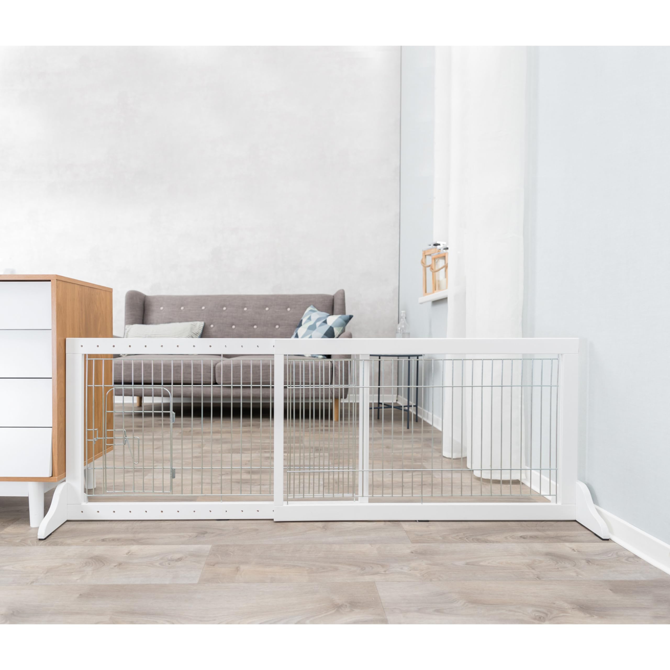 Trixie Expandable Wooden Freestanding Pet Gate, 22.4-in Tall Easily Step Over Barrier, Fence Expands to Fit Door Openings 39.8 t