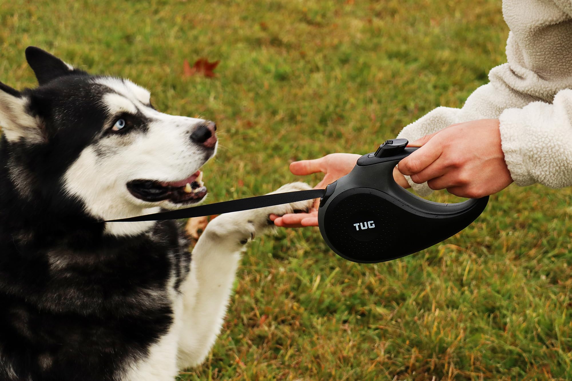 Tug 360 Tangle-Free Retractable Dog Leash With Anti-Slip Handle | 16 Ft Strong Nylon Tape | One-Handed Brake, Pause, Lock (Large