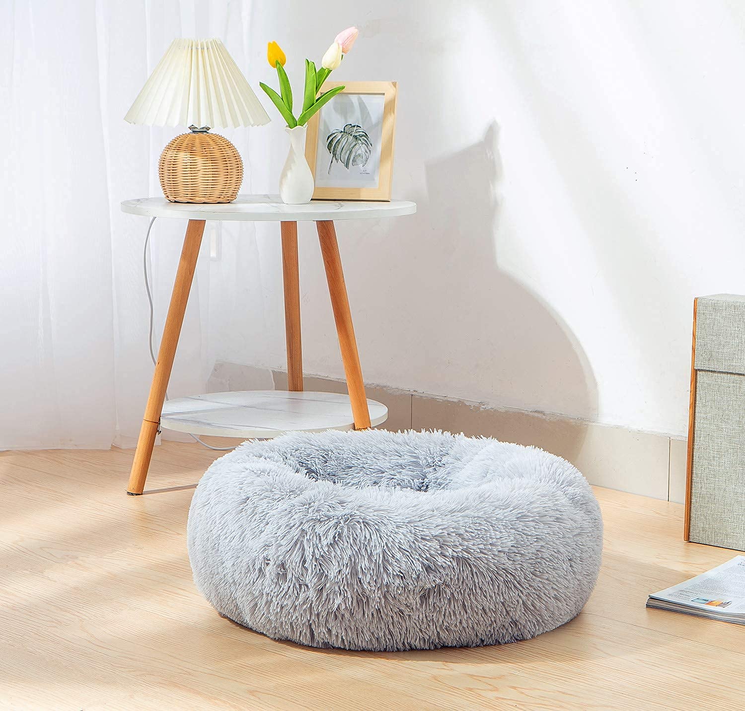 Tormays Calming Donut Dog Bed Medium, Plush Round Cuddler Dog & Cat Bed, Anit-Anxiety Marshmellow Fluffy Faux Fur Cushion (24', Light Grey)