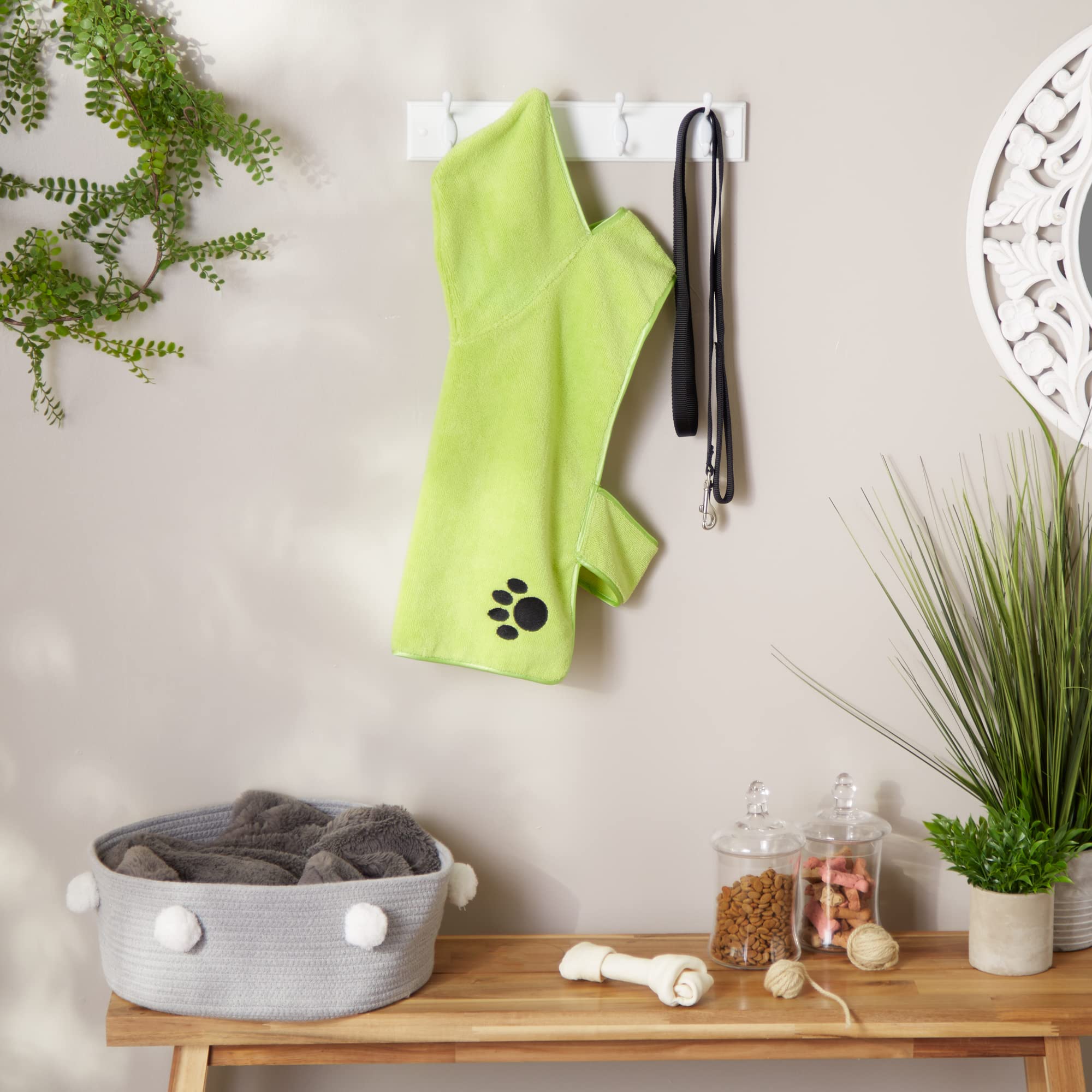 LETTUCE GREEN - EMBROIDERED PAW MEDIUM PET ROBE