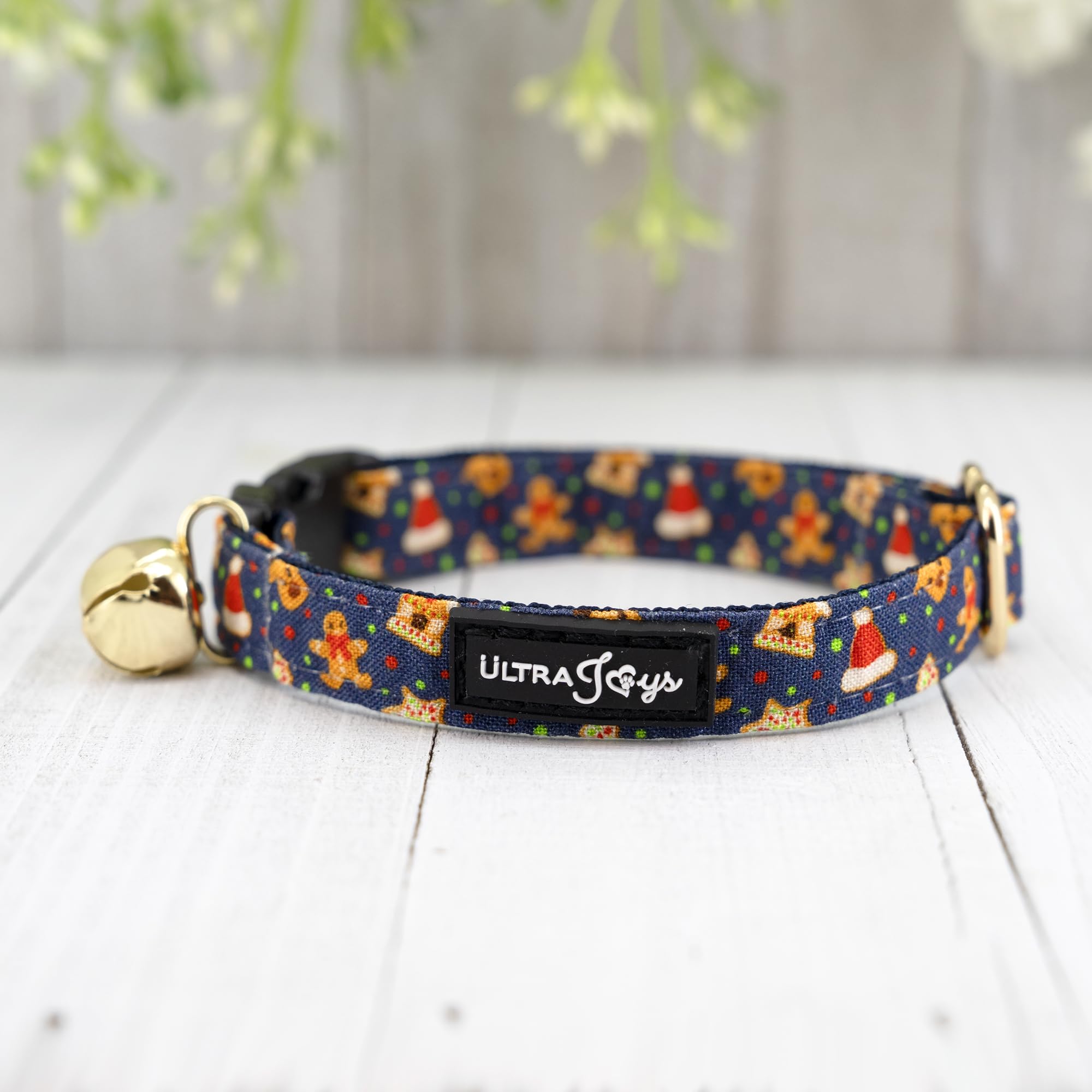 Ultra Joys Breakaway Cat Collar With Bells - Boy & Girl Cat Collars - Kitten To Large - Gingerbread Man Pattern
