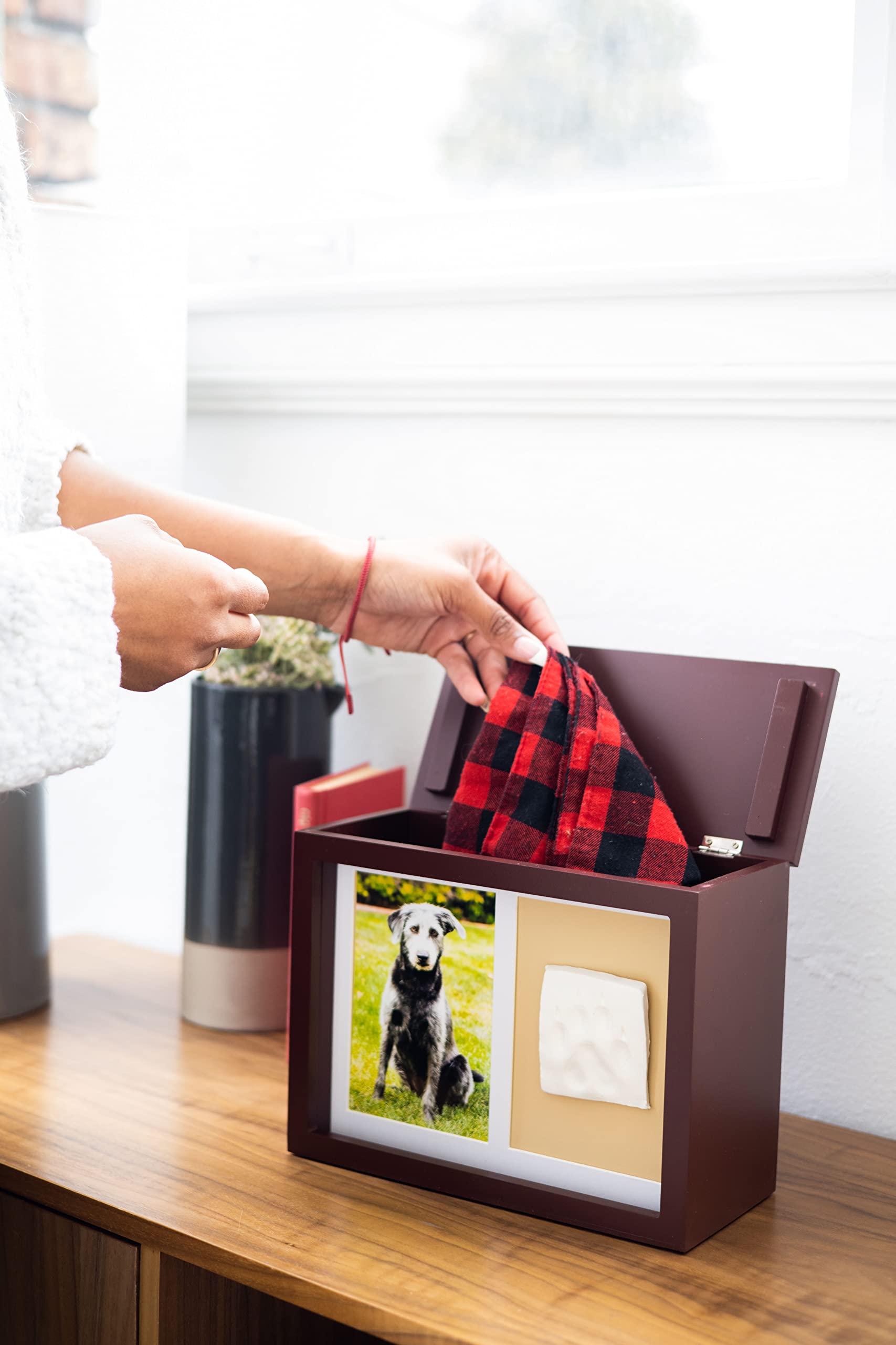 Pearhead Pet Photo Memory Box & Impression Kit, Espresso, Clay Paw Print Urn for Dog/Cat, Model 89006