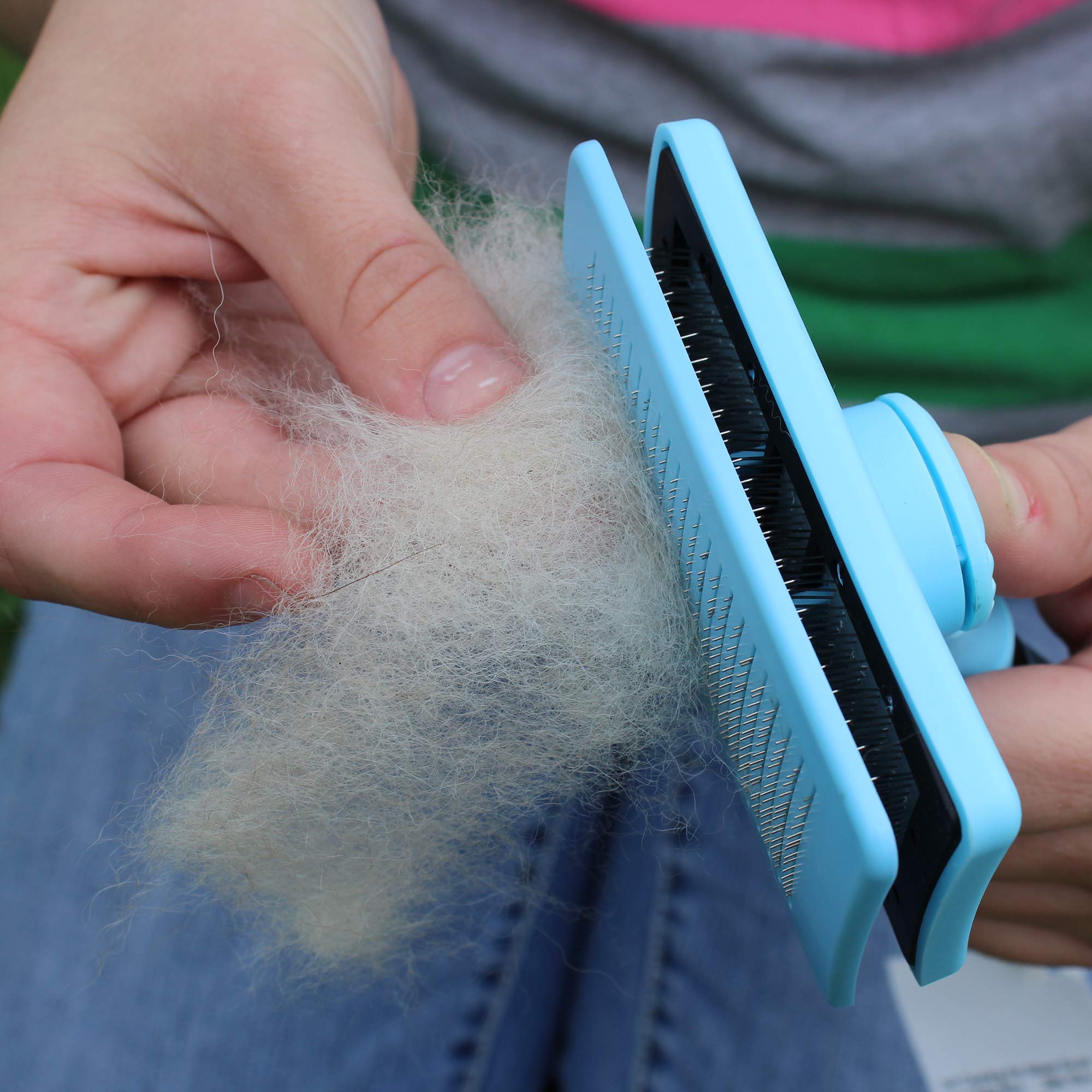 Cutenfuzzy Self Cleaning Pet Slicker Brush, Blue, Large
