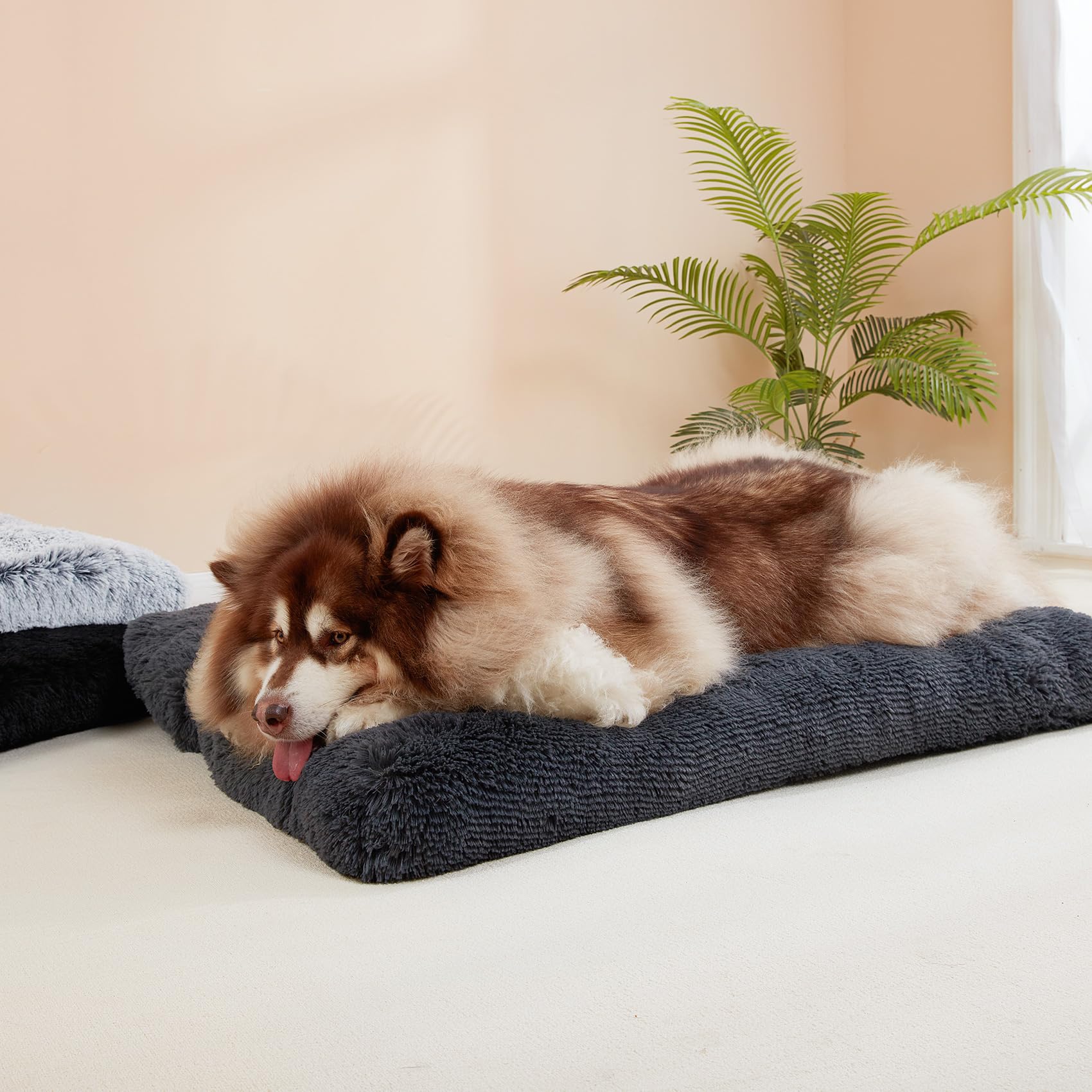 EHEYCIGA Fluffy XXL Dog Crate Pad, Washable Plush Faux Fur Mat, Dark Grey, 47 x 35 inches, Anti-Anxiety Non-Slip Design
