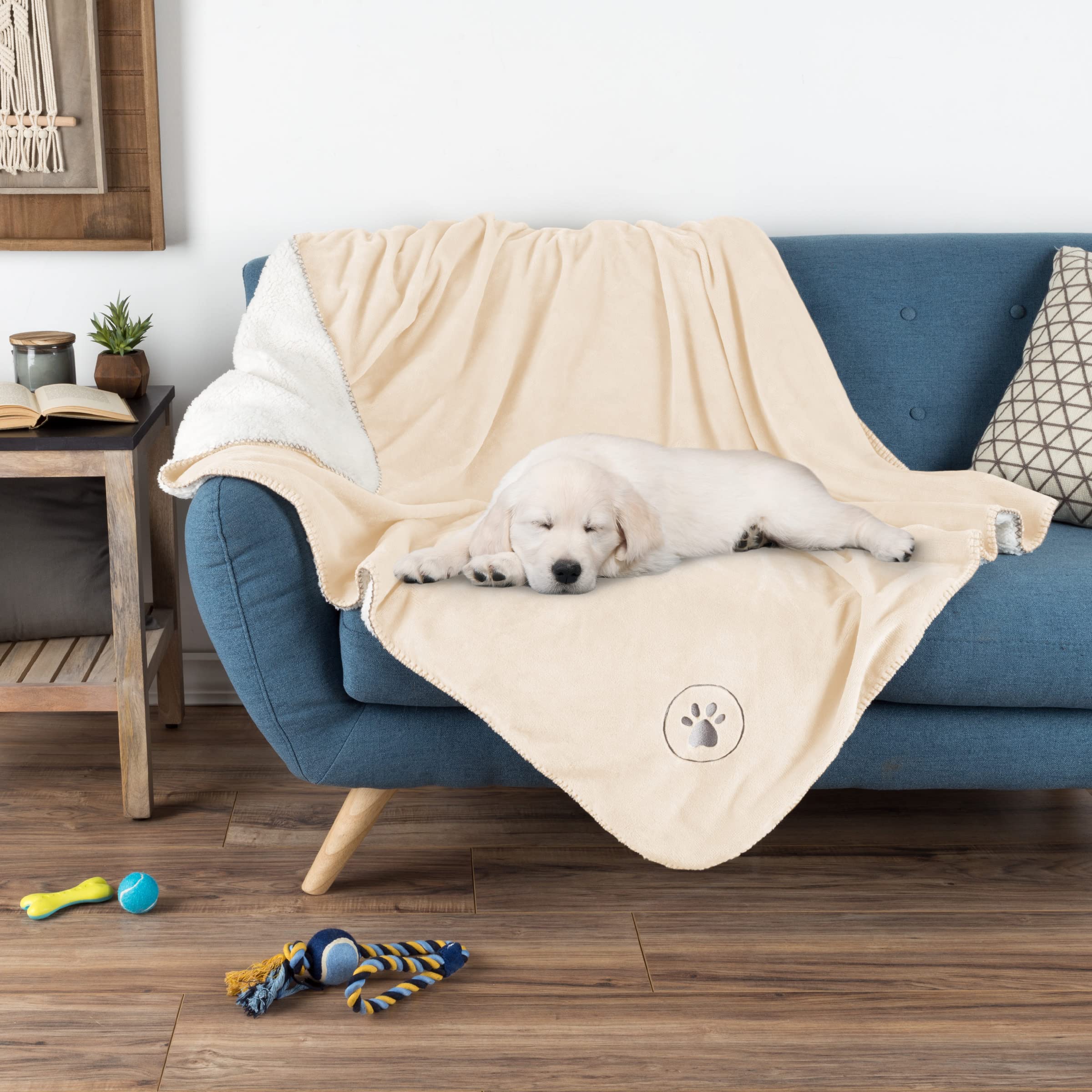 PETMAKER Waterproof Pet Blanket - 50x60-Inch Reversible Sherpa Fleece Throw Protects Couches, Cars, and Beds from Spills, Stains