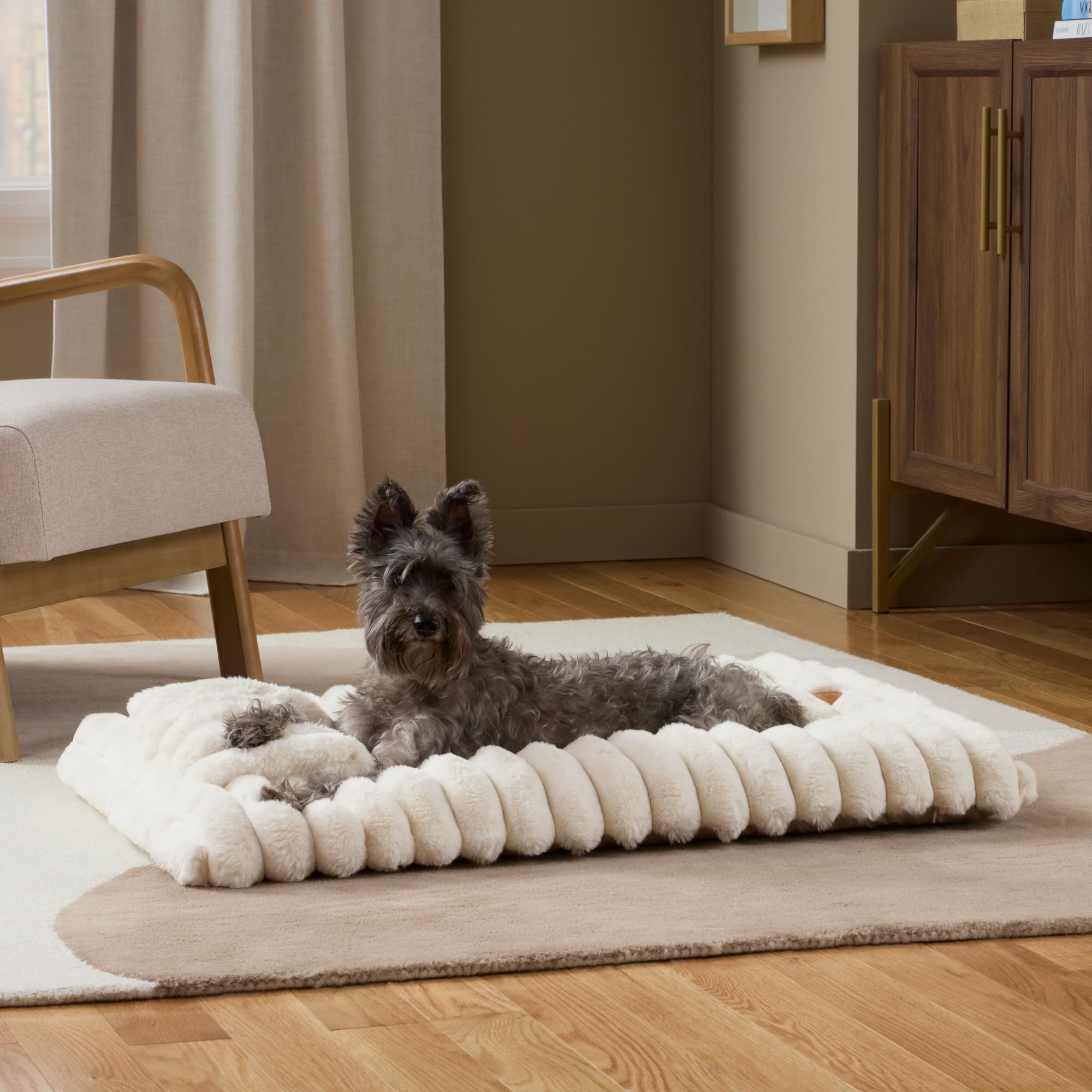Town & Country Luxe CuddleTown Ribbed Bubble Stripe Pillow Crate Mat Pet Bed, Machine Washable Cover, Soft & Calming, Non-Slip B