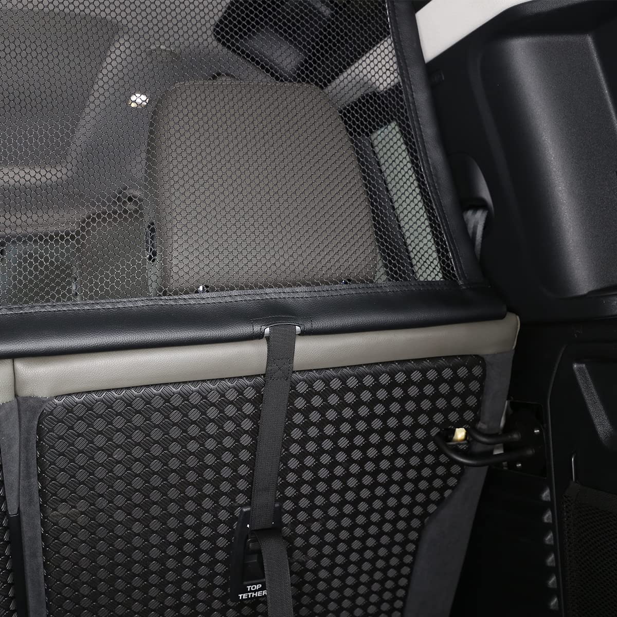 Cheya Pet Restraint Net Dog Fence Car Backseat Divider Vehicle Gate Cargo Area Travel Trunk Mesh Net Screen For Land Rover Defender 110 2020 2021 (Style C)