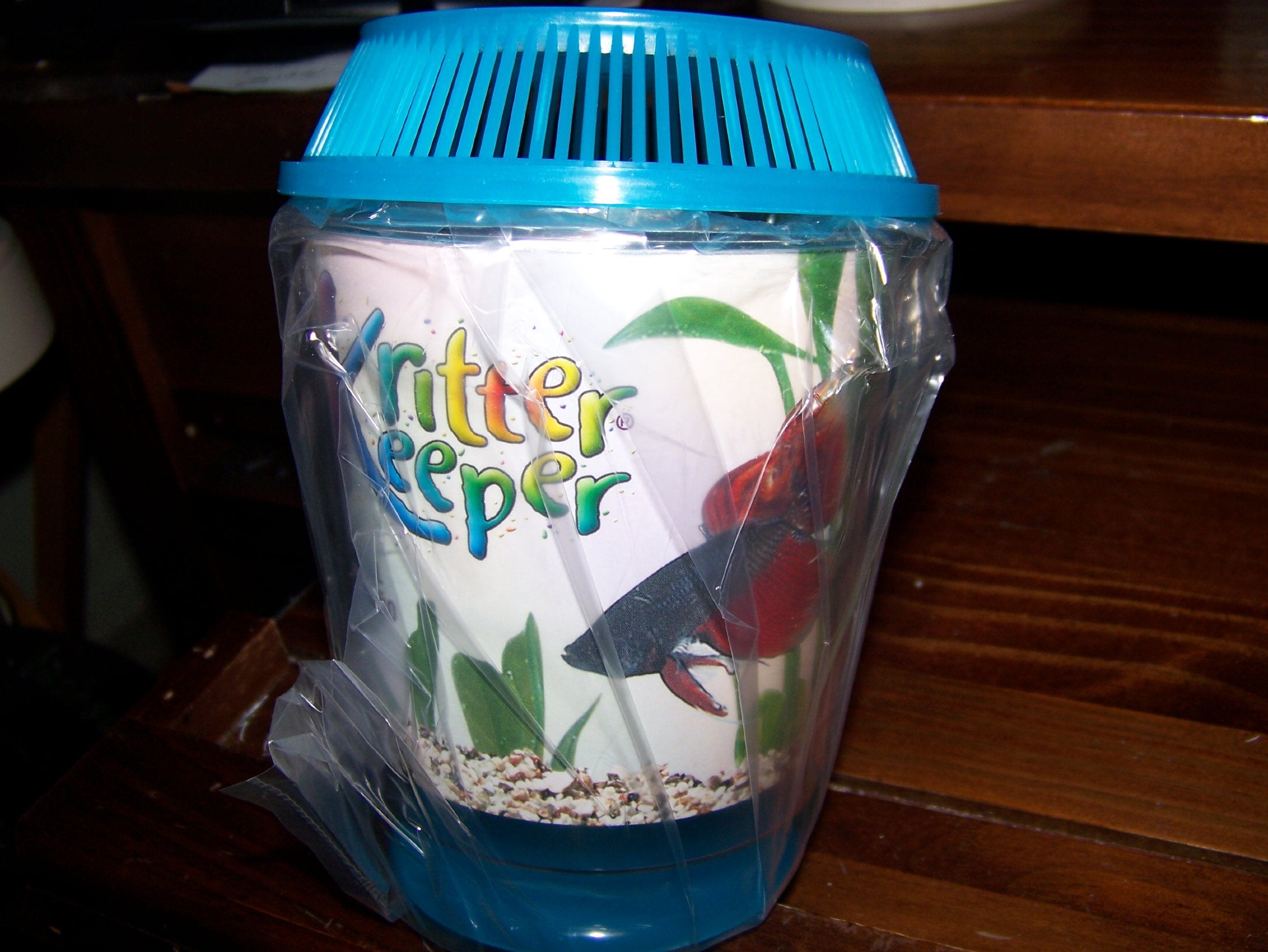 Lees Kritter Keeper, Round With Lid And Pedestal - Small
