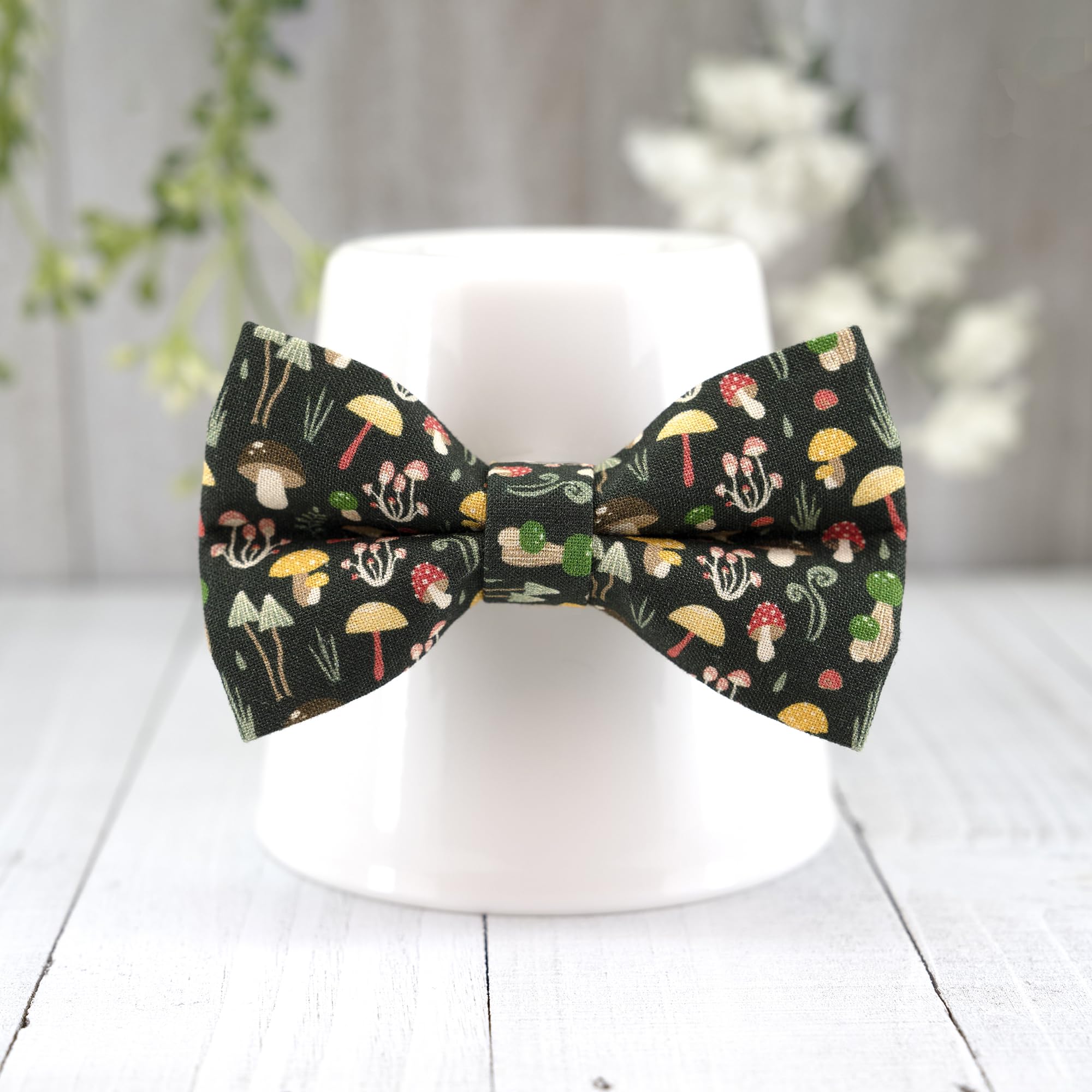 Ultra Joys Cat Collar With Bells - Breakaway For Kittens & Adults - Boy & Girl Cat Collars - Bowtie Mushroom Small