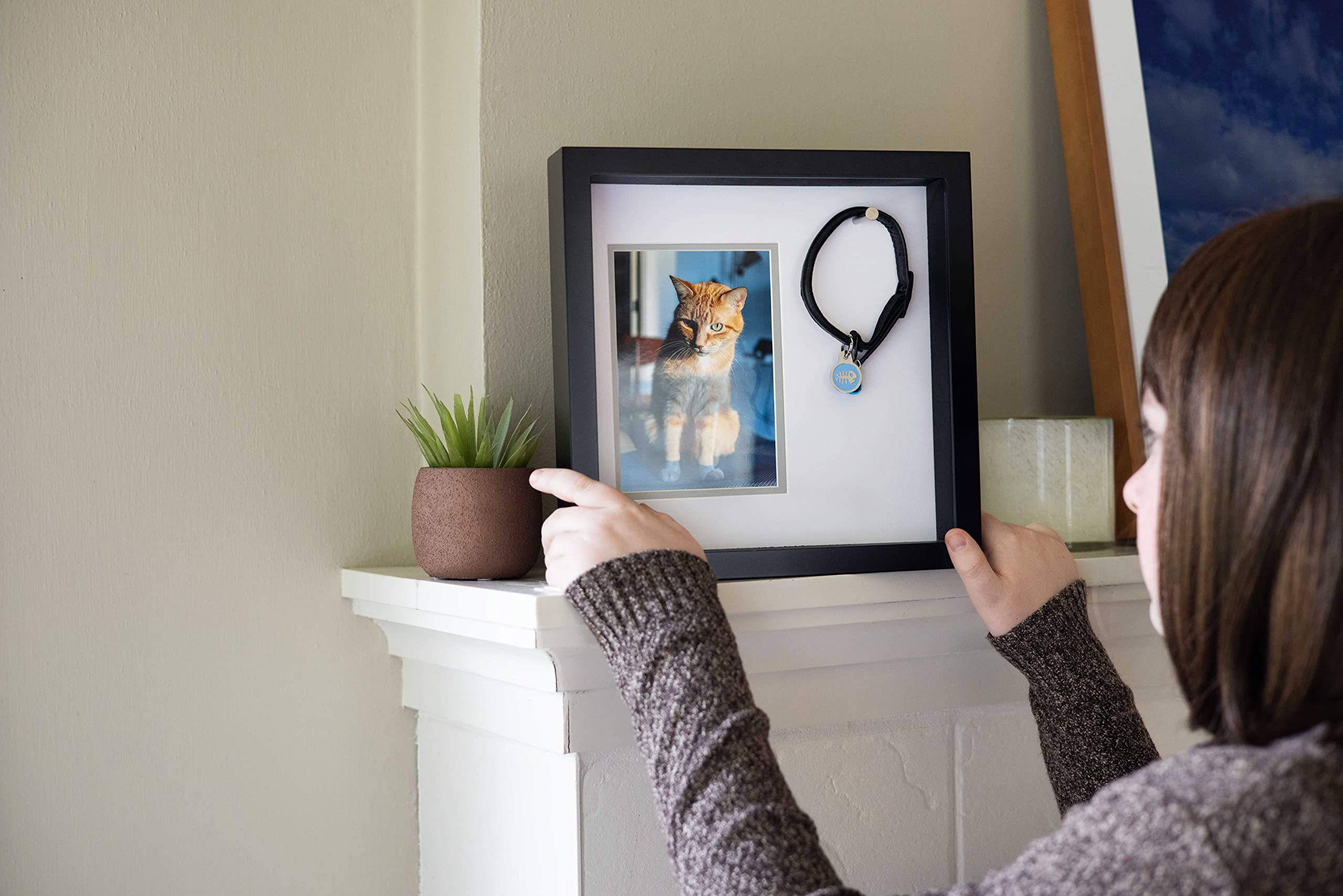 Pearhead Pet Collar Keepsake Picture Frame - Black, 4.5" x 6.5", Dog/Cat Memorial Gift, Model 89033