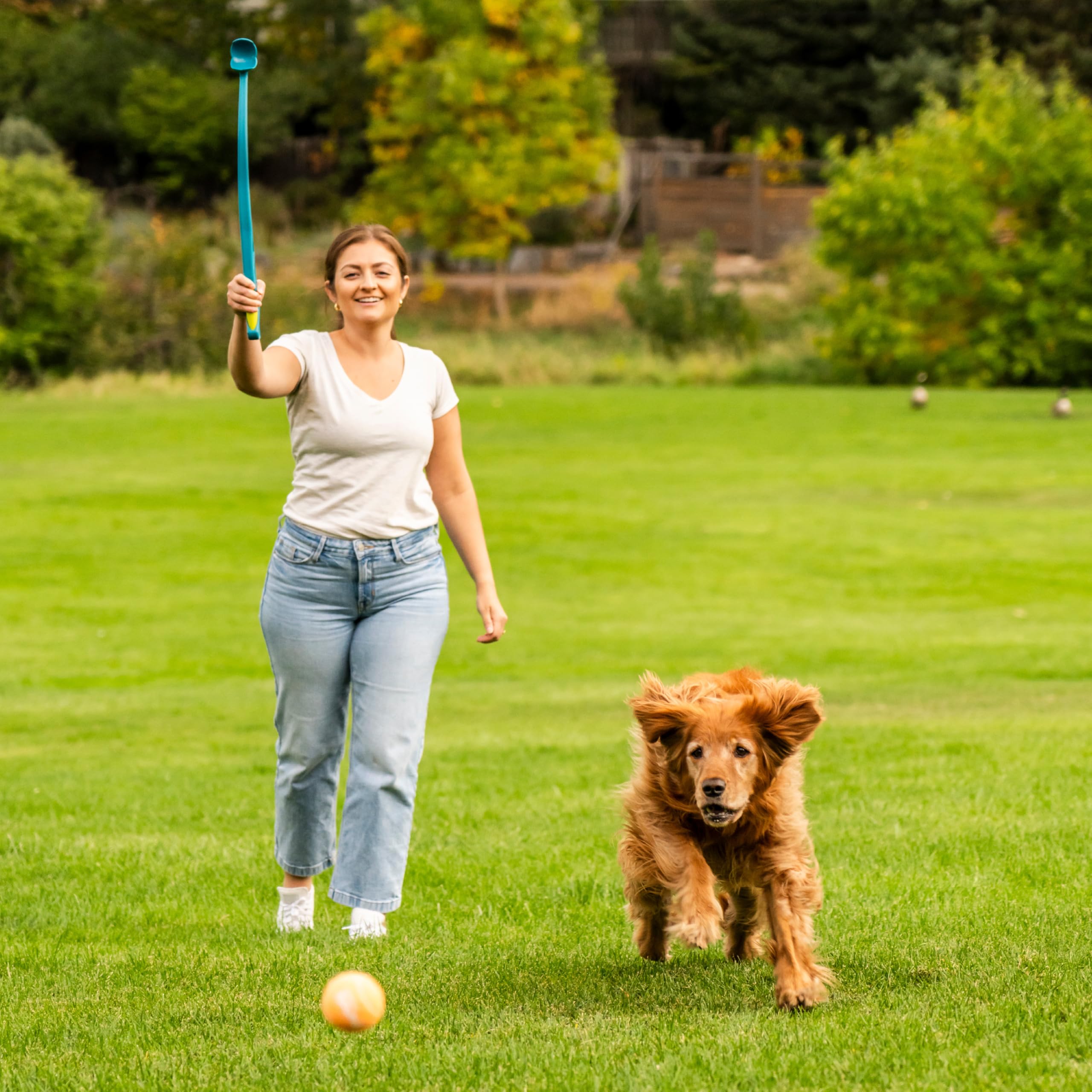 Outward Hound Interactive Dog Tennis Ball Launcher, Squeaking Handle, One-Size, Blue, Model 70509