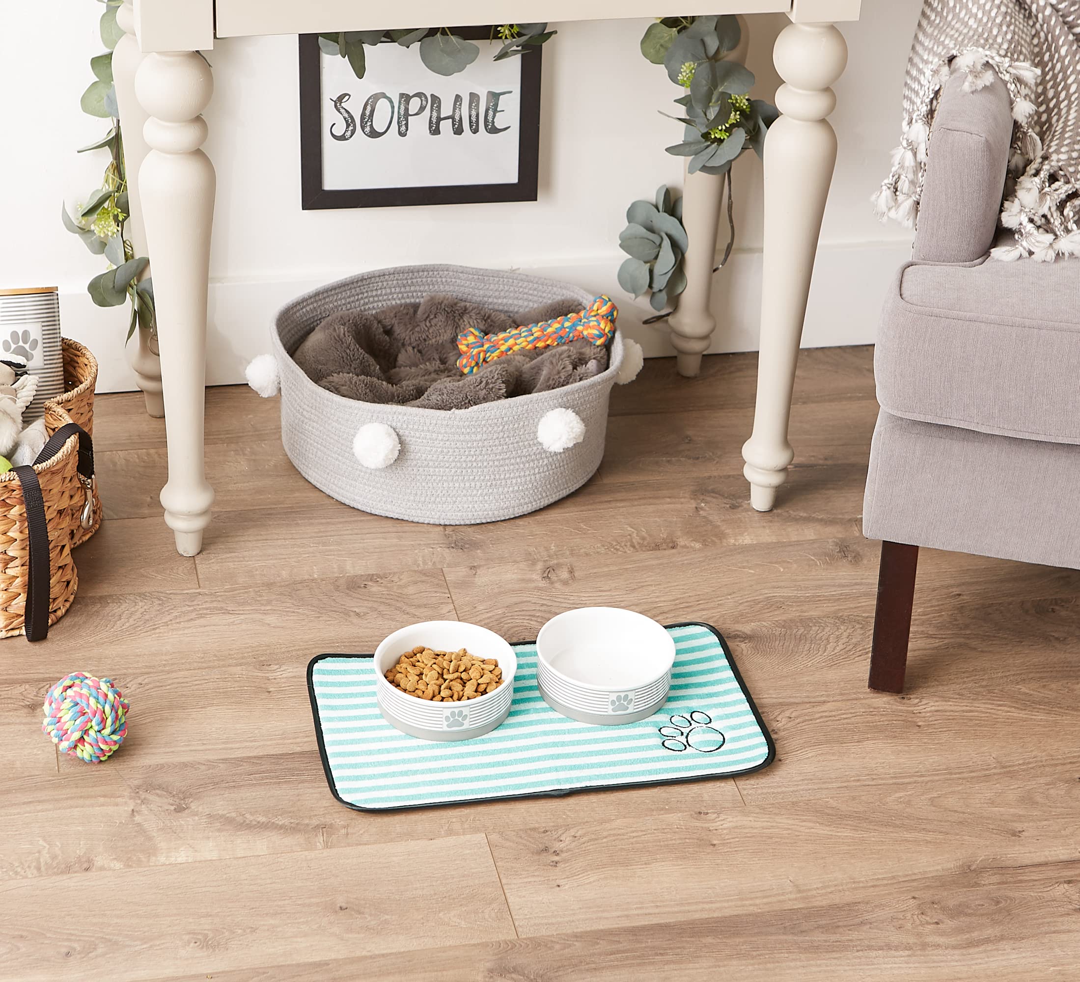 GREEN STRIPE EMBROIDERED PAW PET MAT SMALL