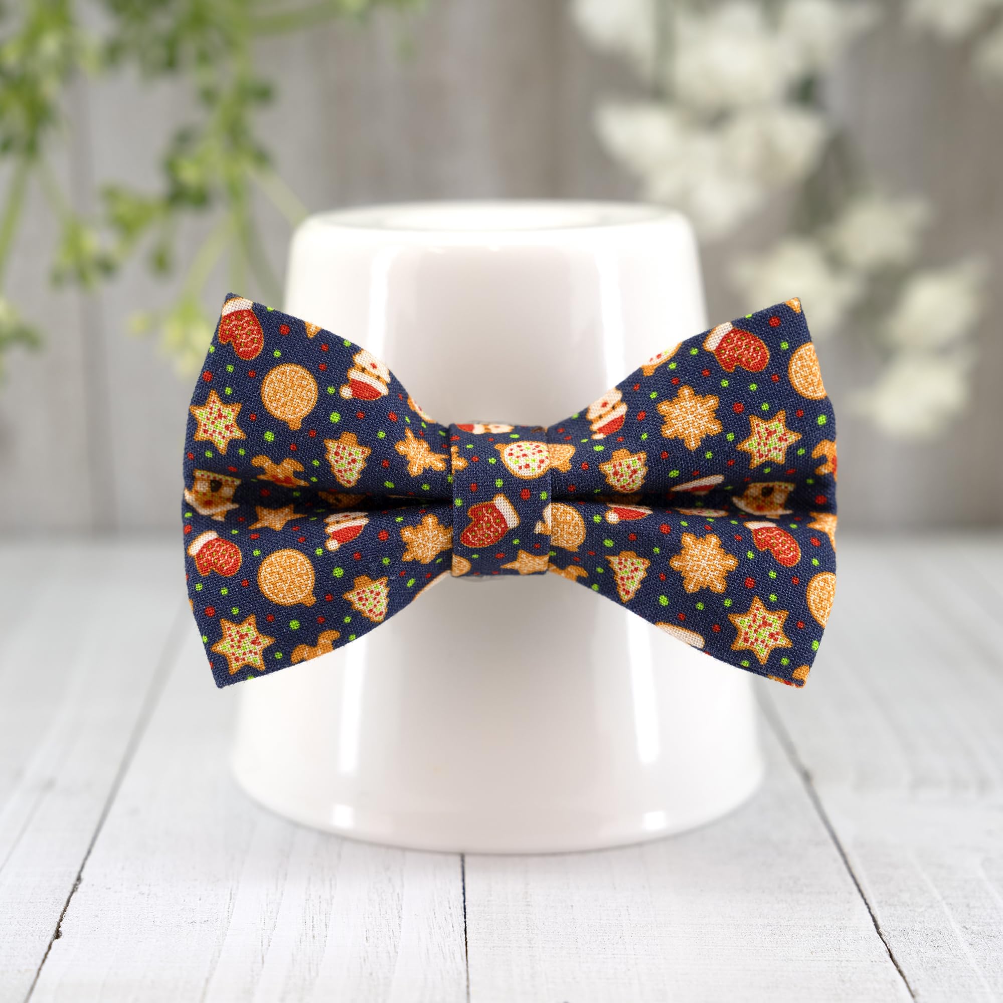Ultra Joys Cat Collar With Bells - Breakaway For Kittens & Cats - Break Away Collar With Bandana And Bowtie Gingerbread Man Larg