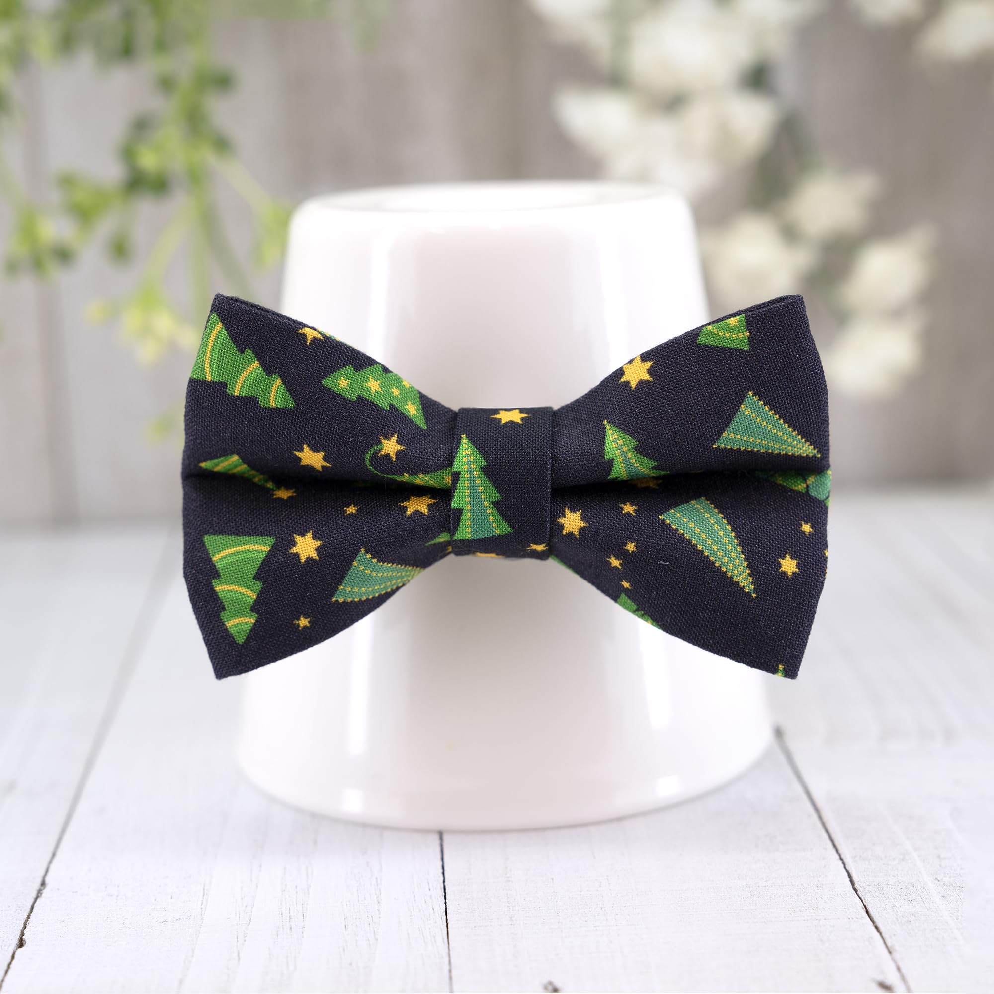 Ultra Joys Cat Collar - Breakaway With Bells, Bowtie & Christmas Tree Pattern - Small Kitten & Cat Collar