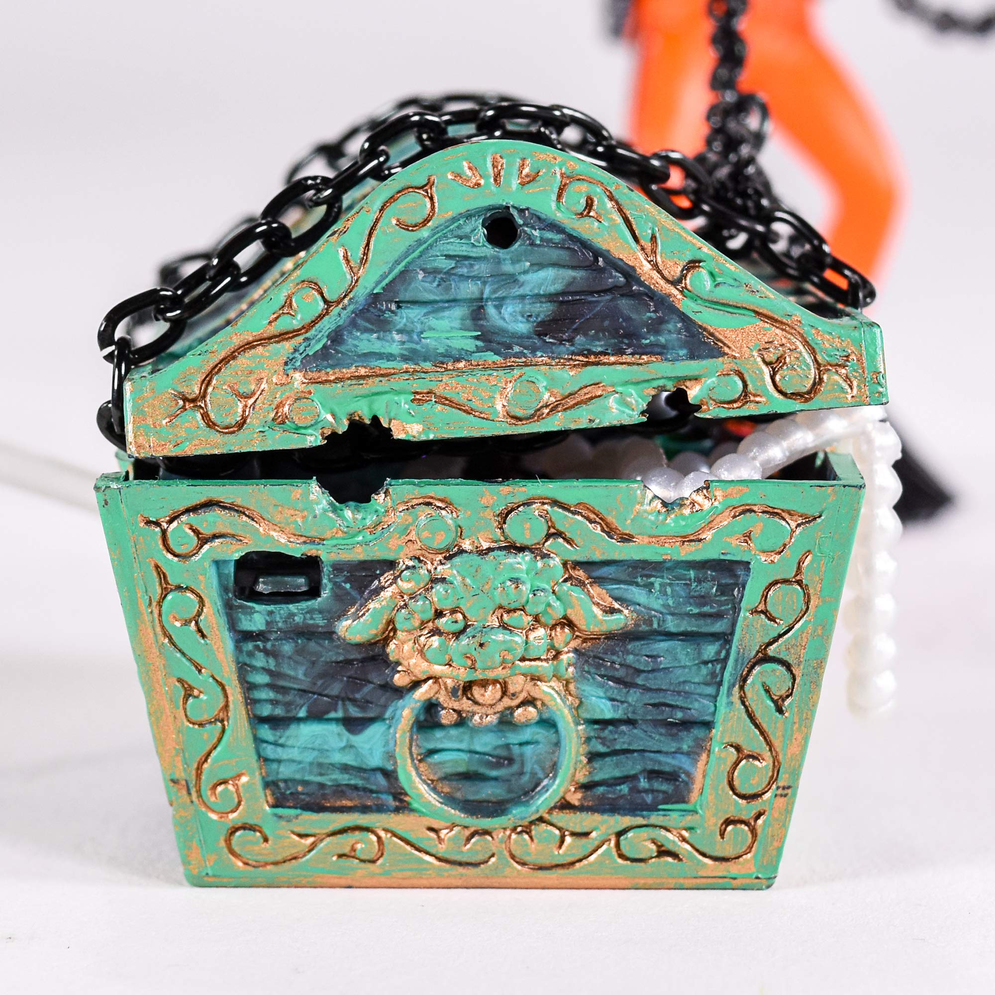 Penn-Plax Aquarium Decoration With Moving Treasure Chest, Floating Diver And Bubble Action, 4 Inches High