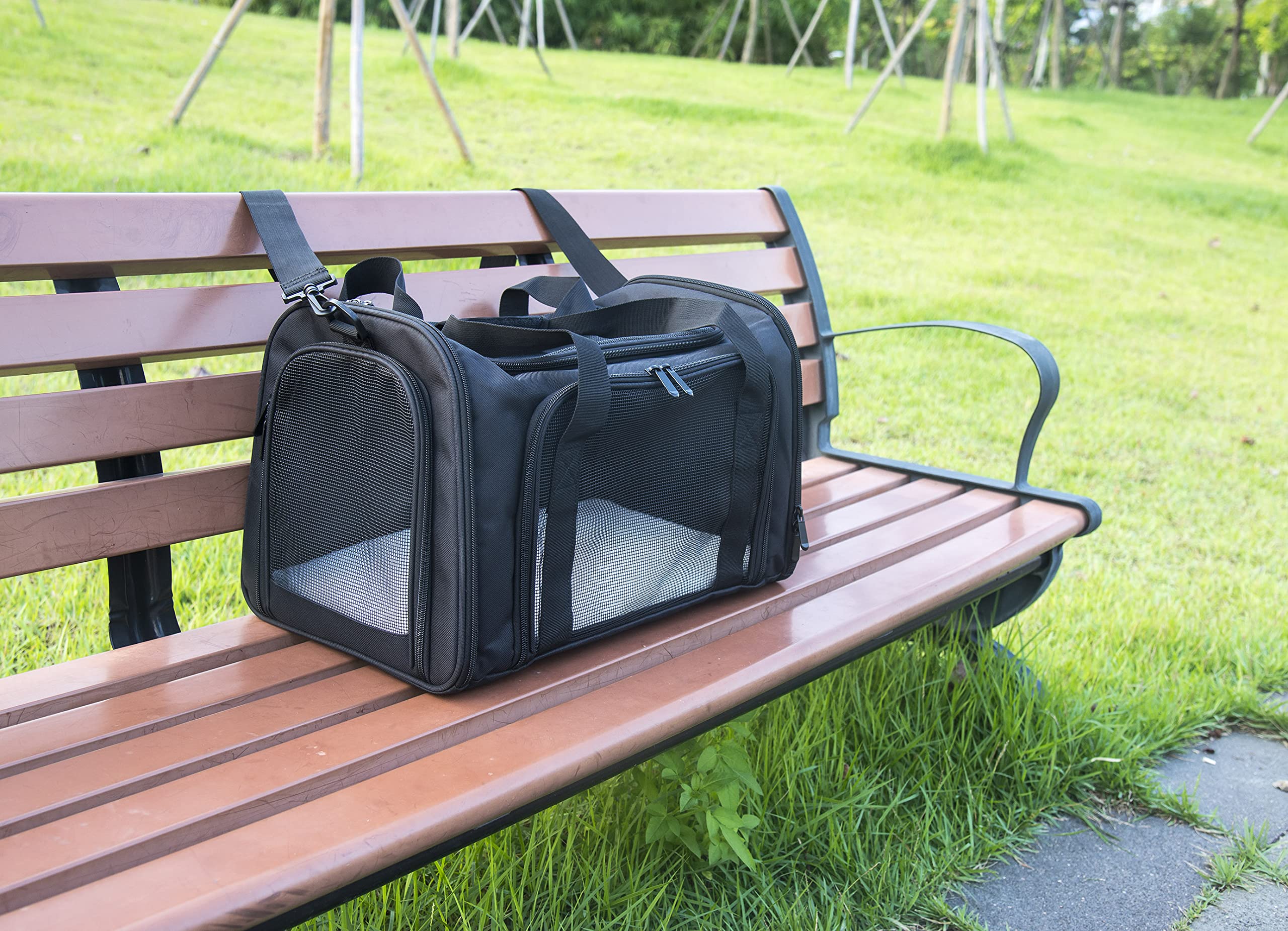 NextFri Soft Sided Pet Carrier, TSA Approved, Medium Black, Polyester, Model NextFri05 for Small & Medium Cats/Dogs