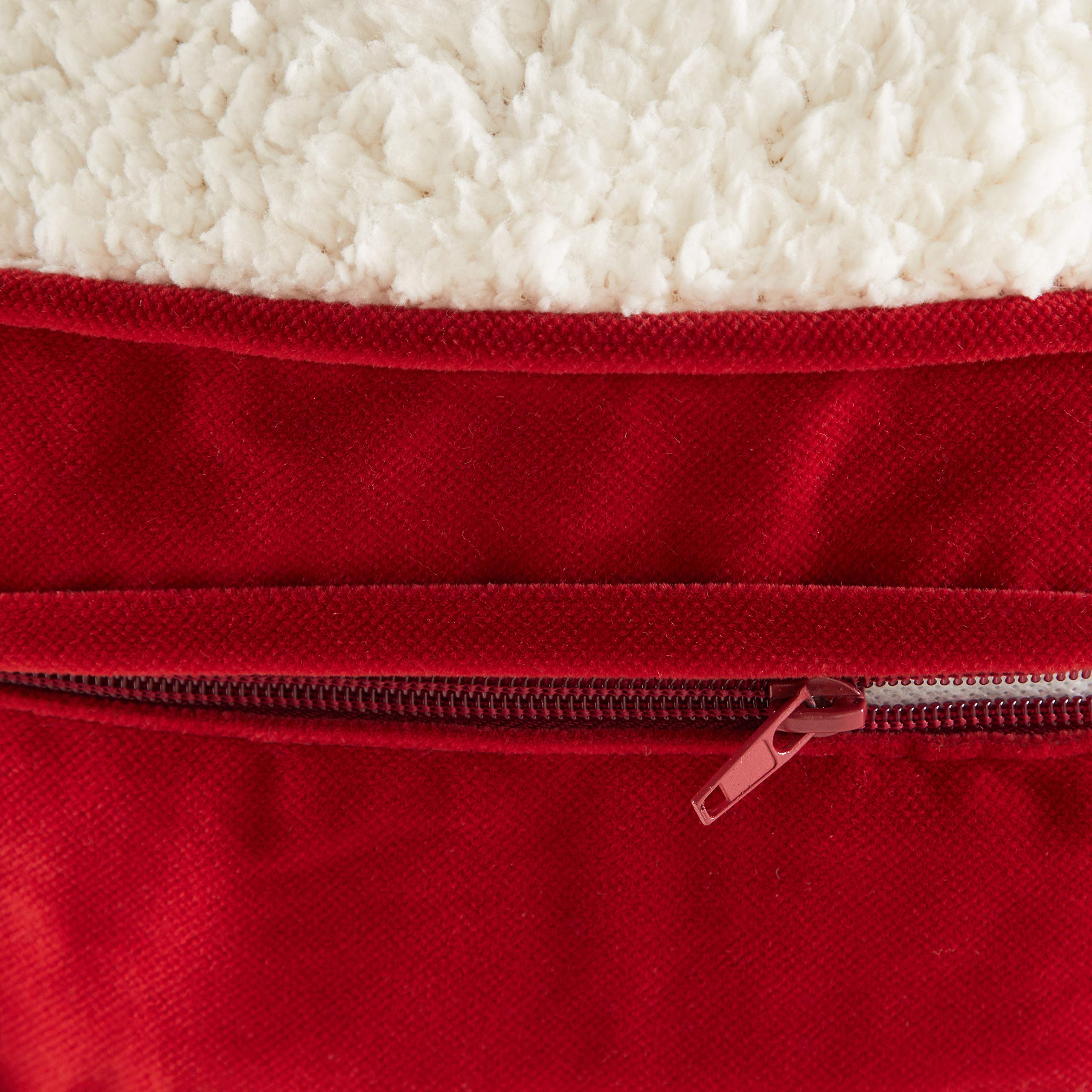 Happy Hounds Scout Deluxe Round Pillow Style Sherpa Dog Bed, Extra Small (24 X 24 In.), Red