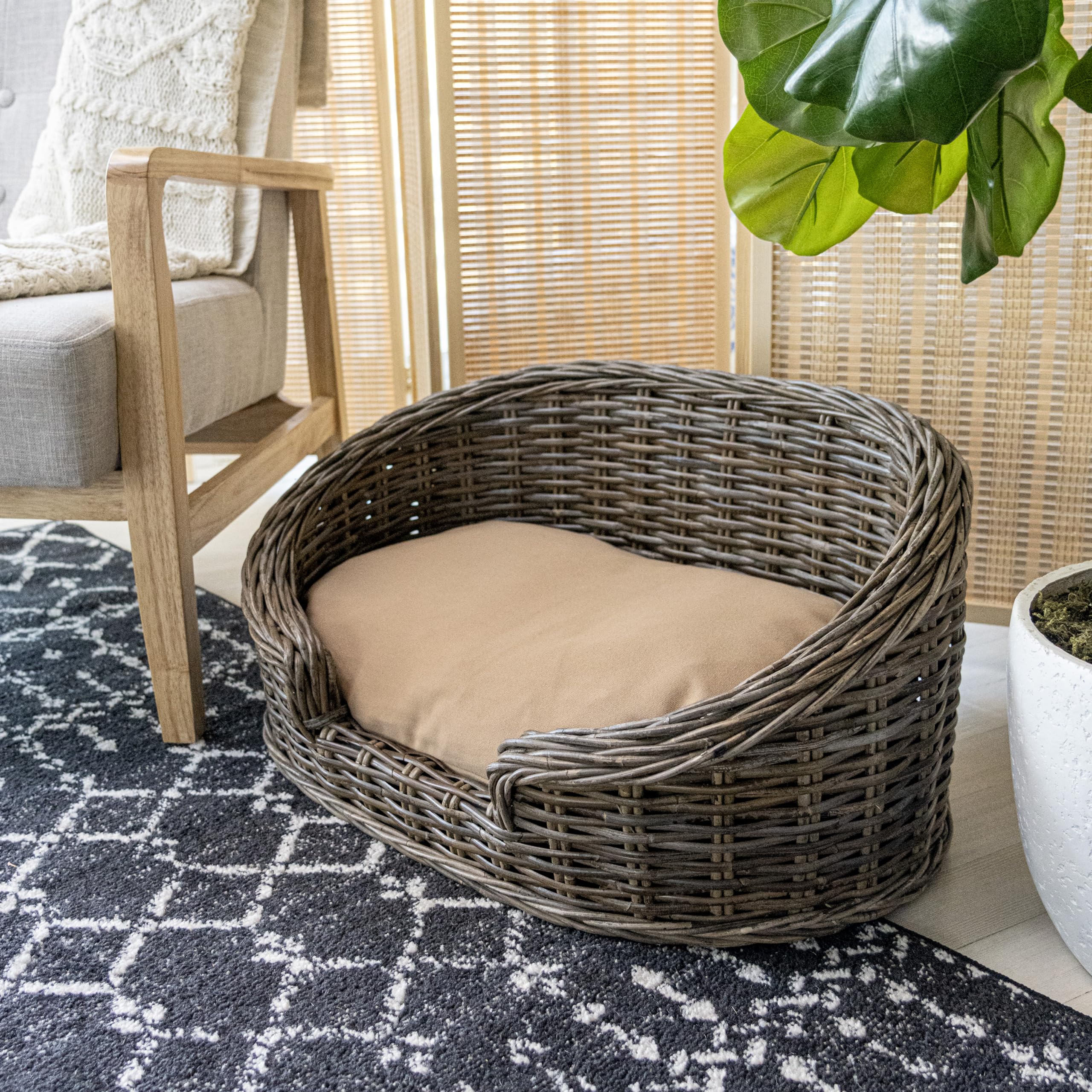 The LICKER Store DBD1000A Curvy 28.5 x 17.25 Classic Handwoven Rattan Dog Bed with Machine-Washable Cushion, Kubu Gray
