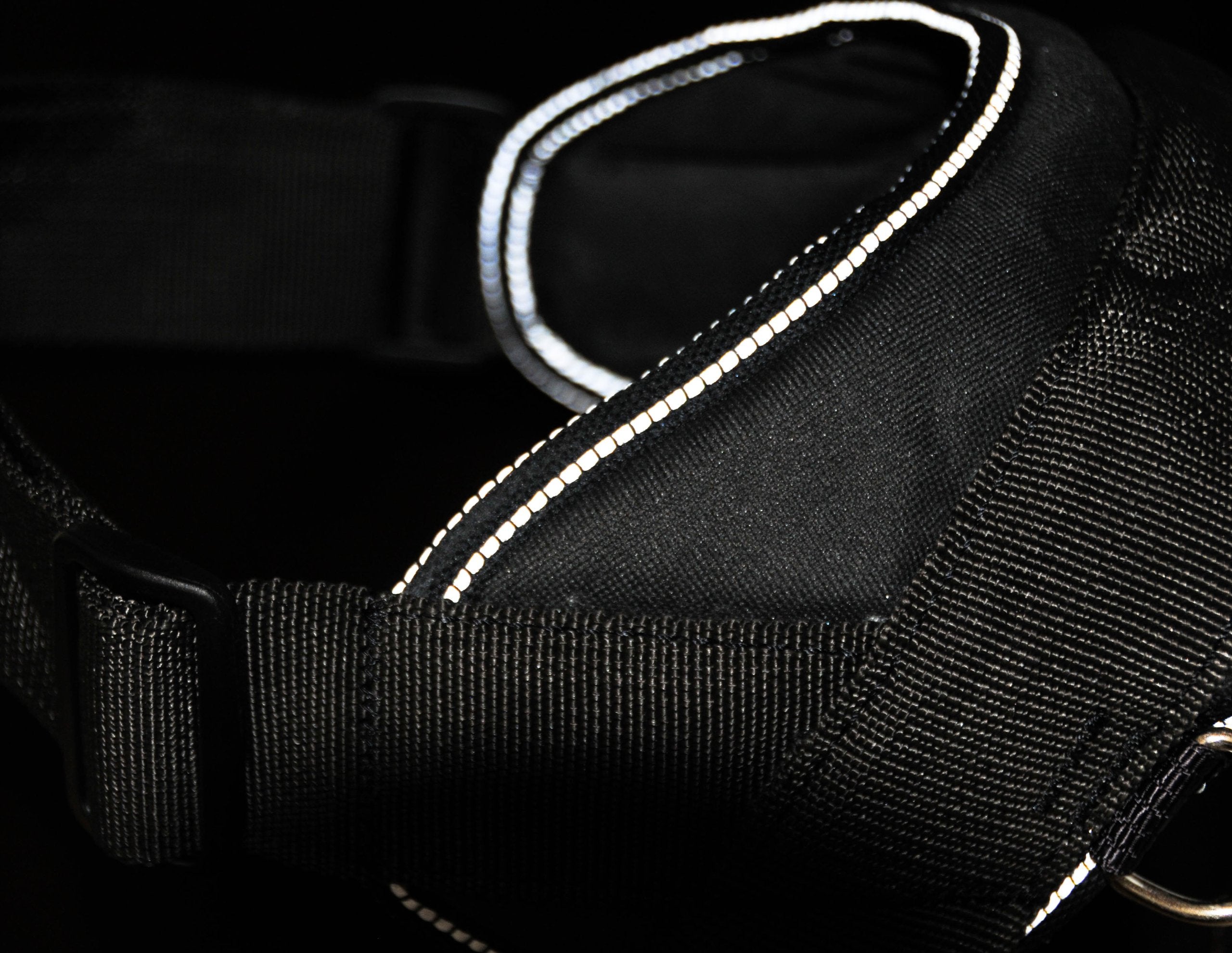 Dean And Tyler Dt Dog Harness, Black With Reflective Trim, X-Small - Fits Girth Size: 20-Inch To 23-Inch