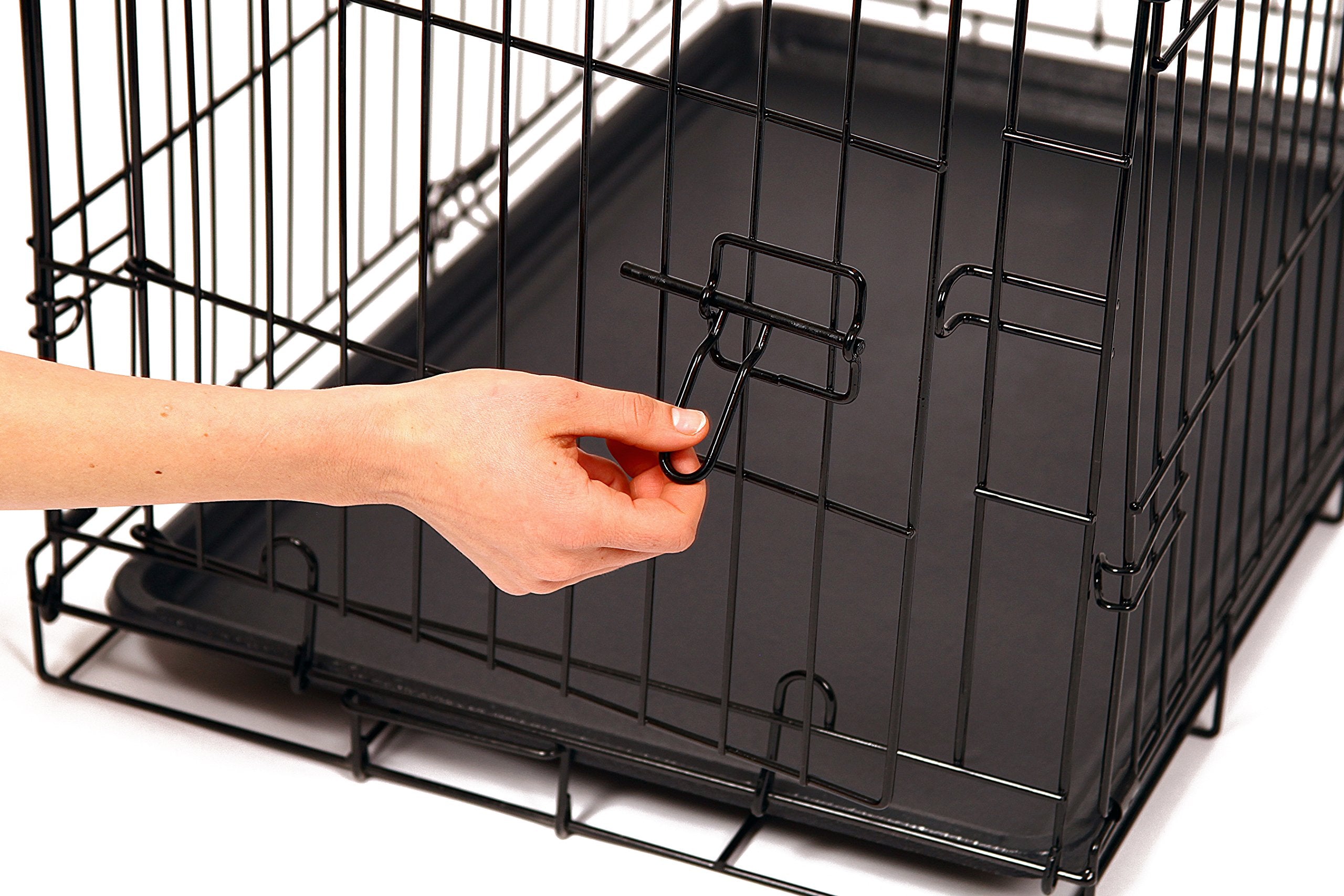 Carlson Pet Products Secure And Foldable Single Door Metal Dog Crate, Small, 24.0''L X 18.0''W X 19.0''H
