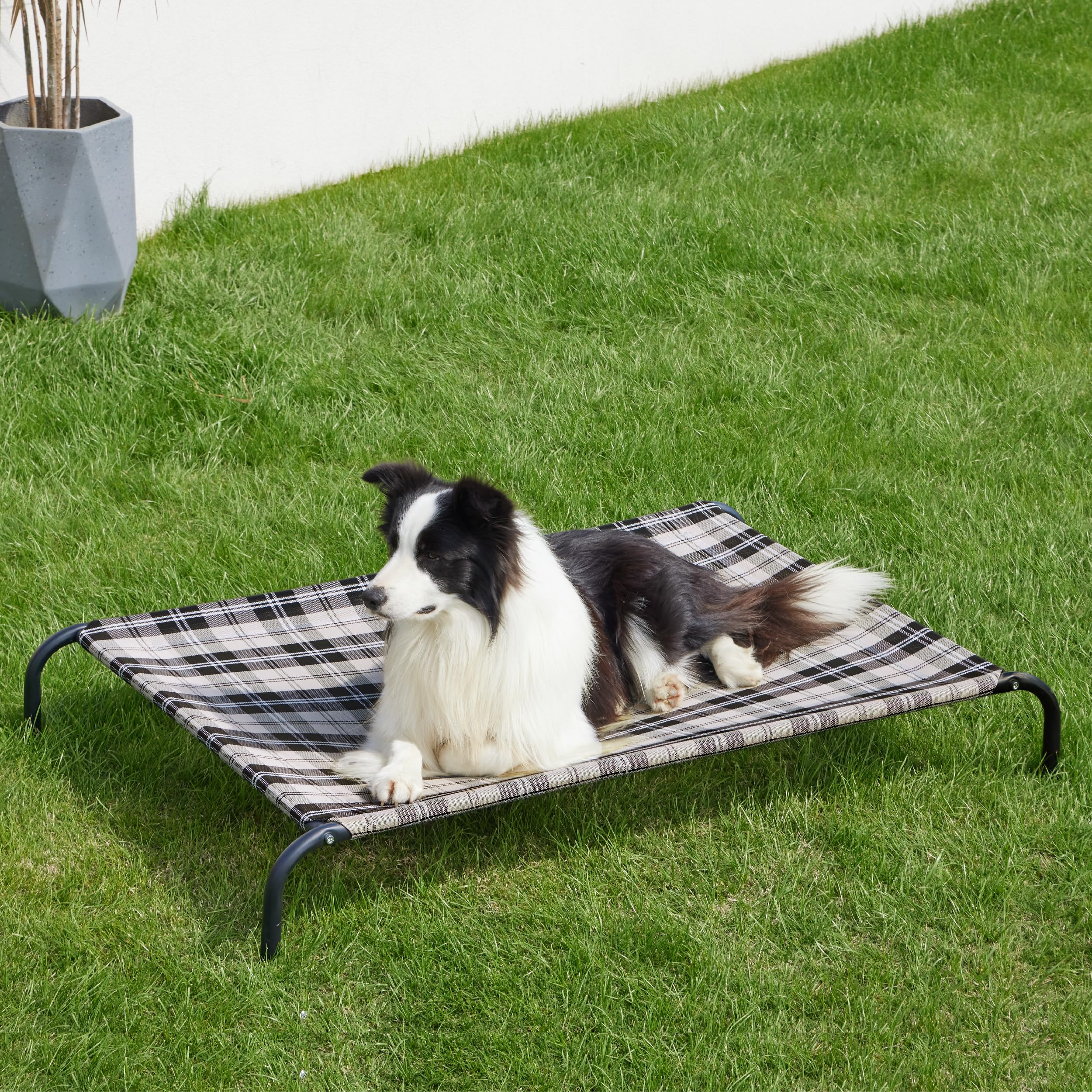 Bedsure Elevated Raised Cooling Cots Bed For Large Dogs, Portable Indoor & Outdoor Pet Hammock With Skid-Resistant Feet, Frame With Breathable Mesh, Checkered White, 49 Inches