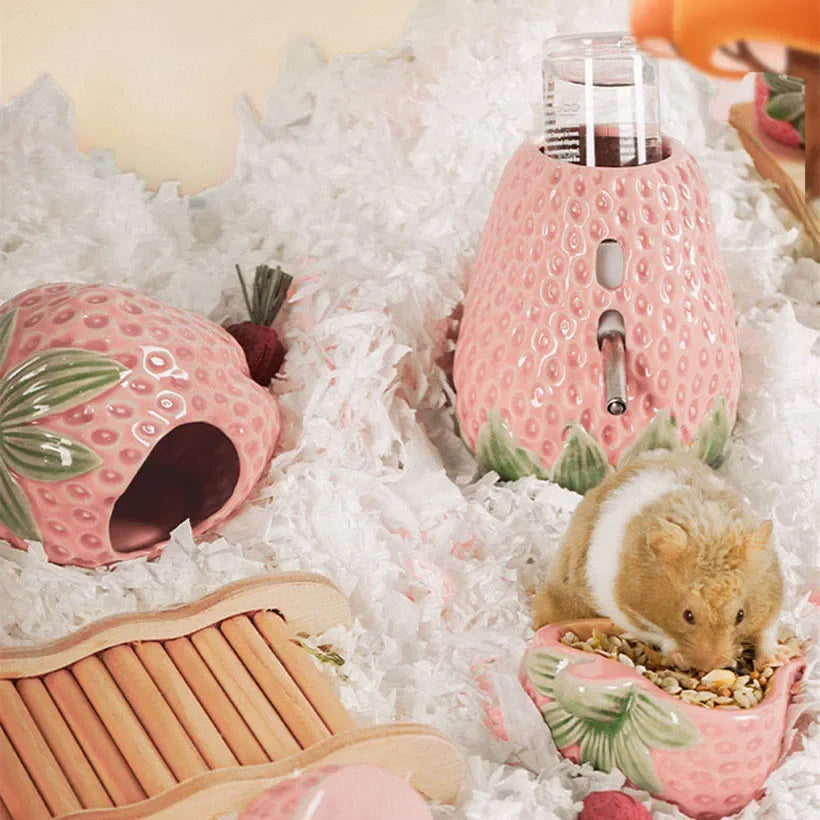 Cute Ceramic Strawberry House Pet Items Hamster Cage Small Pet Bowl For Rabbit Ferret Rat Chinchilla Hedgehog Pet Products