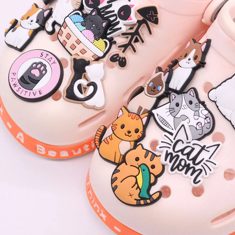 1-17PCS PVC Kawaii Animal Cat Mom Sandal Shoe Decoration Buckle Charms Fit Wristbands Hole Slipper Accessories Kid Xmas Gift
