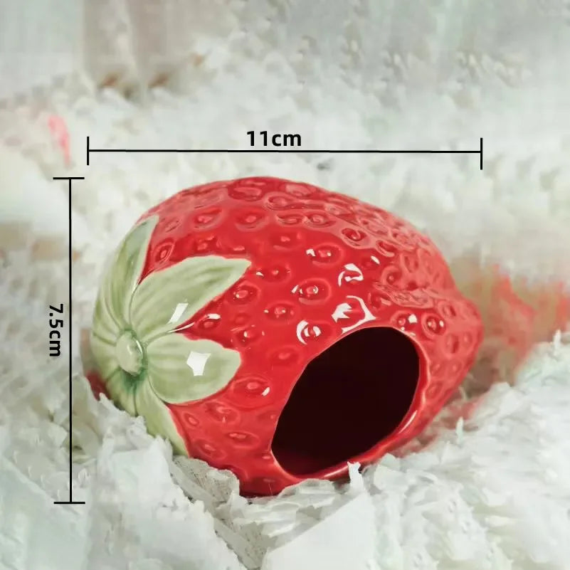 Cute Ceramic Strawberry House Pet Items Hamster Cage Small Pet Bowl For Rabbit Ferret Rat Chinchilla Hedgehog Pet Products
