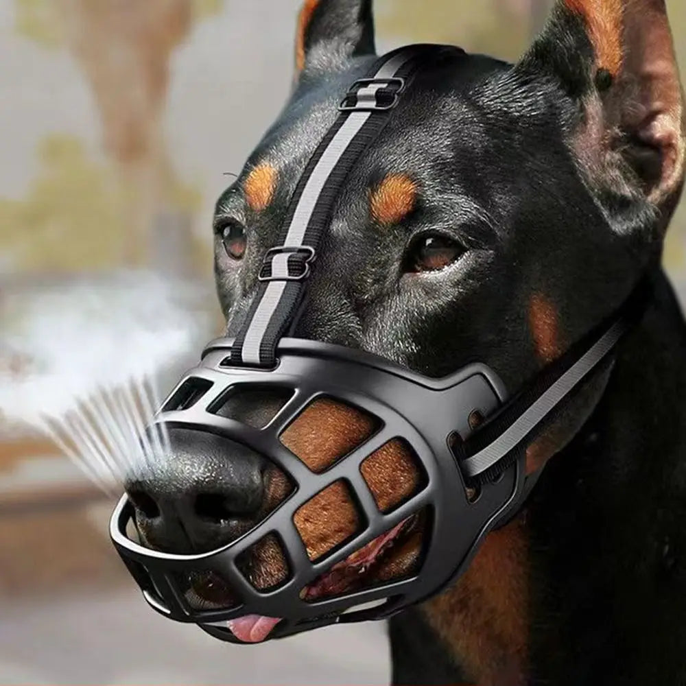 Durable Anti-Biting Adjustable Dog Muzzle Can Drink Water With Reflective Strip Dog Mouth Cover Plastic Breathable Pet Muzzle