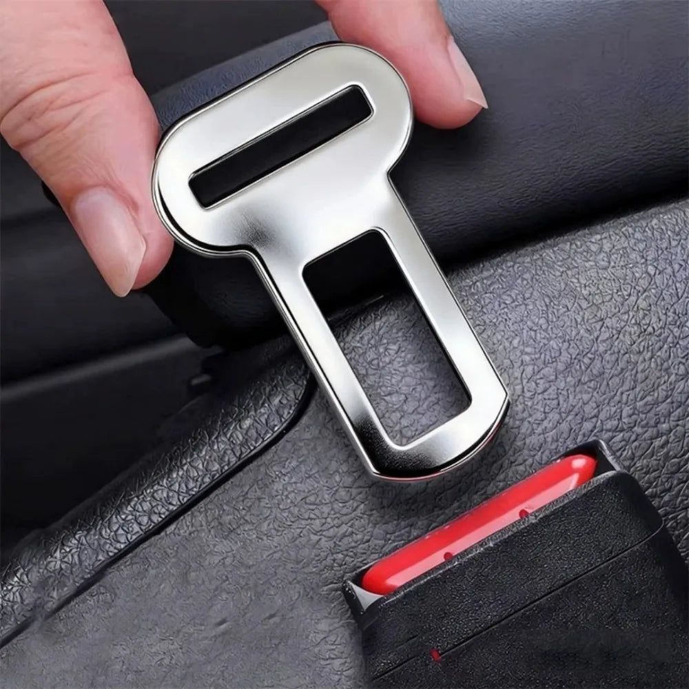 Metal Pet Seat Belt Clip Heavy Duty Rust Proof Scratch Resistant Strap Buckle Lock Used for Fixing Pet Leather Car Accessories