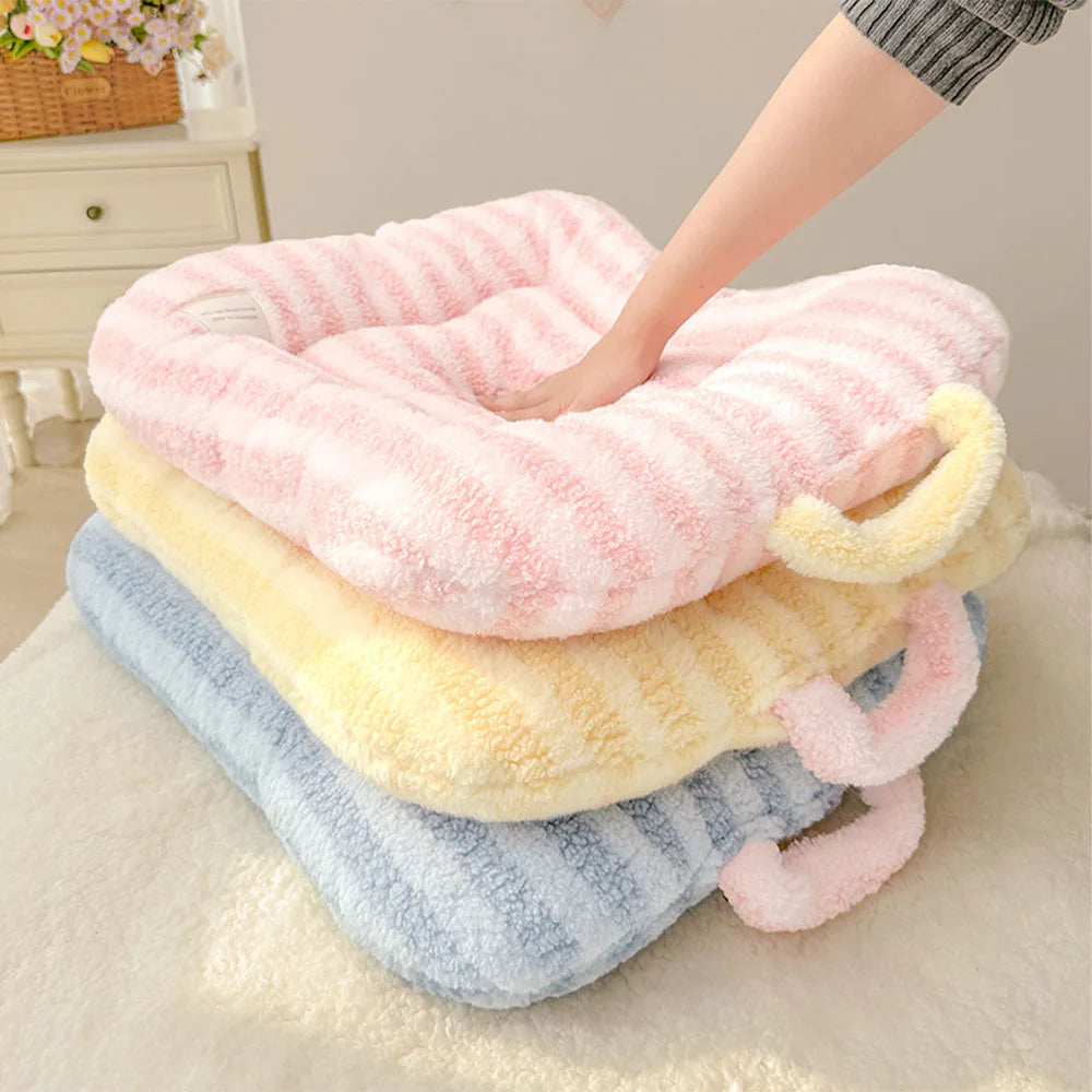 Cute Soft Pet Cat Bed Pad For Four Seasons Soft Plush Oval Comfortable Sleeping Washable for Small Medium Dogs/Cats Pet Products
