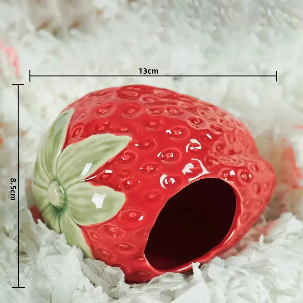 Cute Ceramic Strawberry House Pet Items Hamster Cage Small Pet Bowl For Rabbit Ferret Rat Chinchilla Hedgehog Pet Products