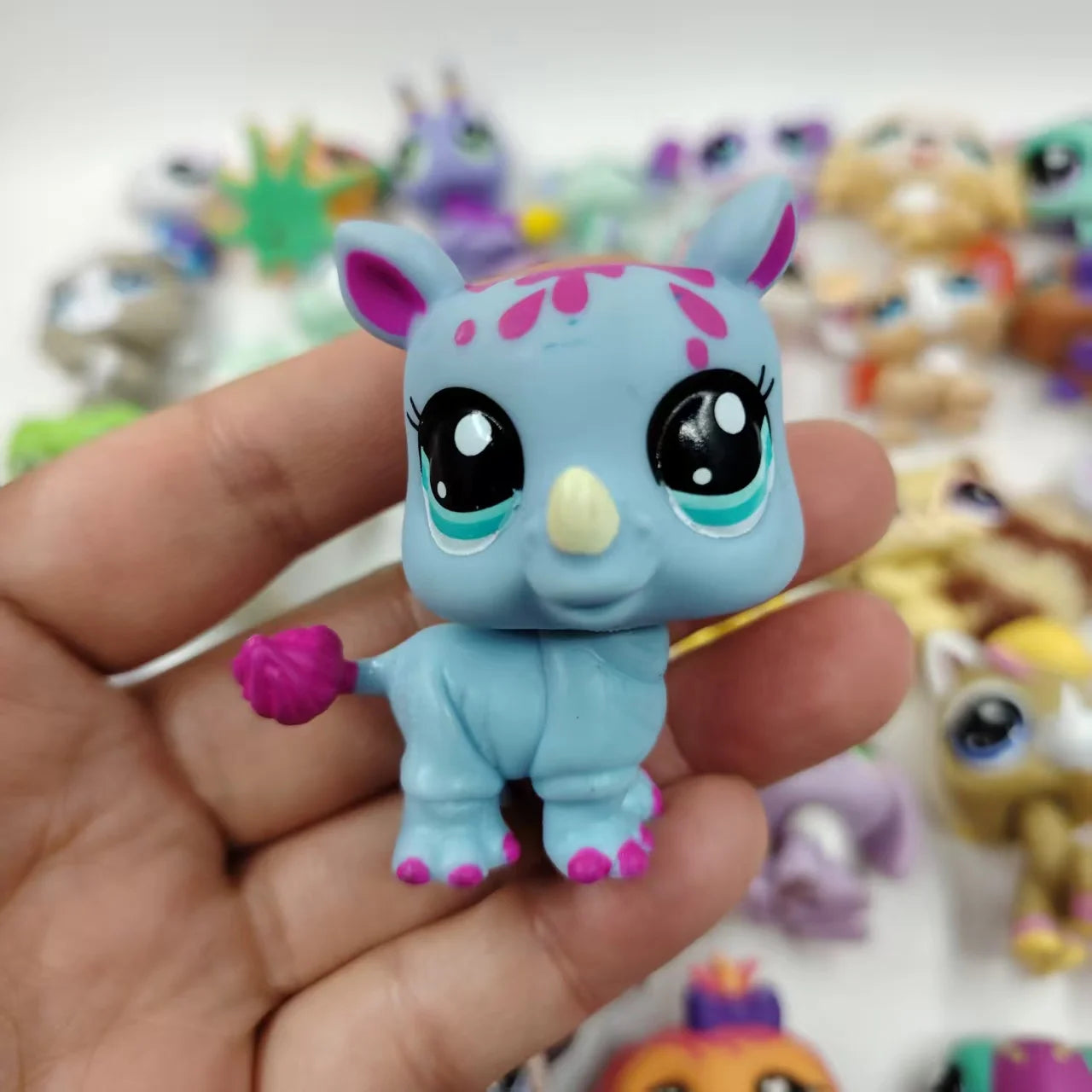 NEW LPS Pet Toys Cute Animal Can Shake Head Kitten Series 4 Original Collection Toys for Girls Christmas Birthday Gift