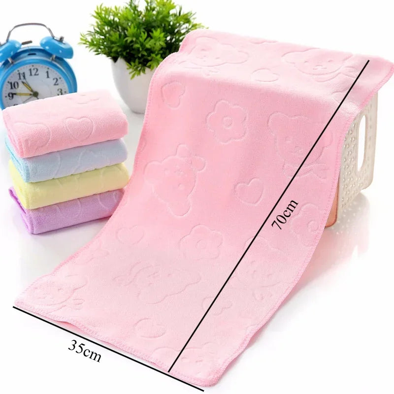 Quick Drying Dog and Cat Towels Soft Fiber Towels Absorbent Bath Towel Pet Bathrobe Convenient Cleaning Towel Pet Supplies