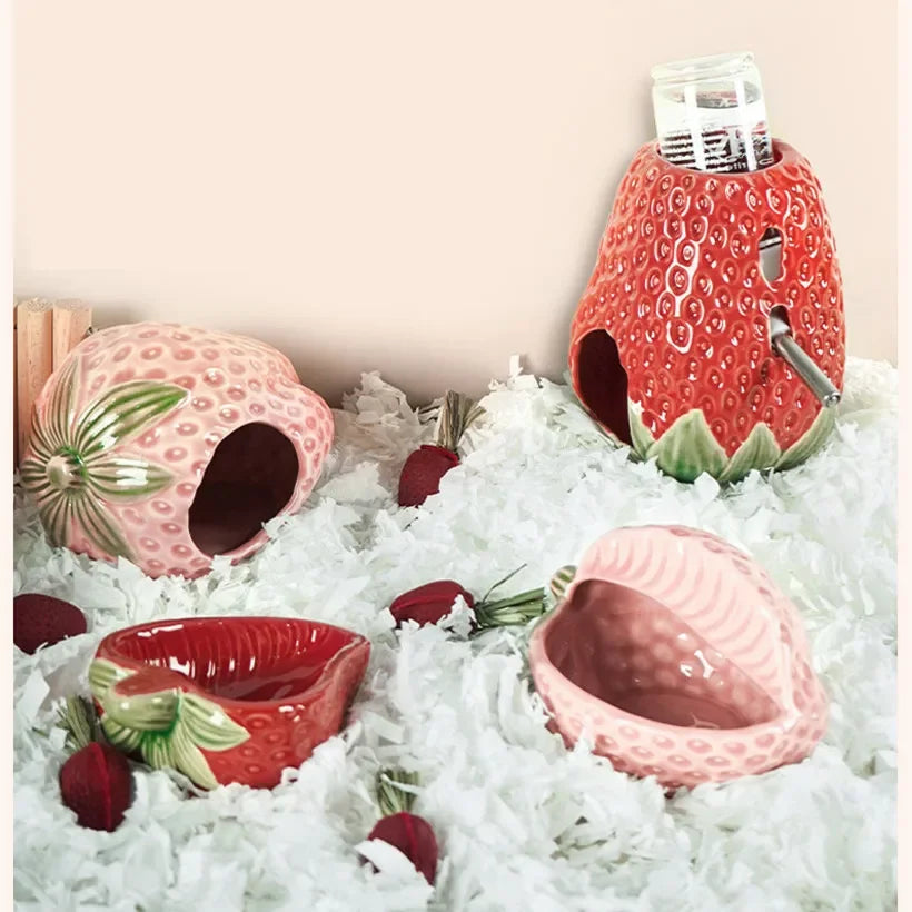 Cute Ceramic Strawberry House Pet Items Hamster Cage Small Pet Bowl For Rabbit Ferret Rat Chinchilla Hedgehog Pet Products