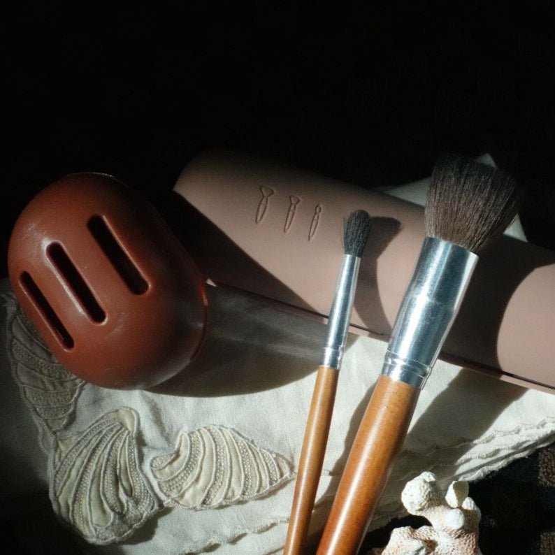 Tilley + Me Waterproof Makeup Brush Case - Travel Storage