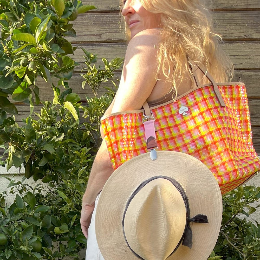 Tilley + Me Hat Clip for Bags – Hands-Free Storage for Travel & Daily Use